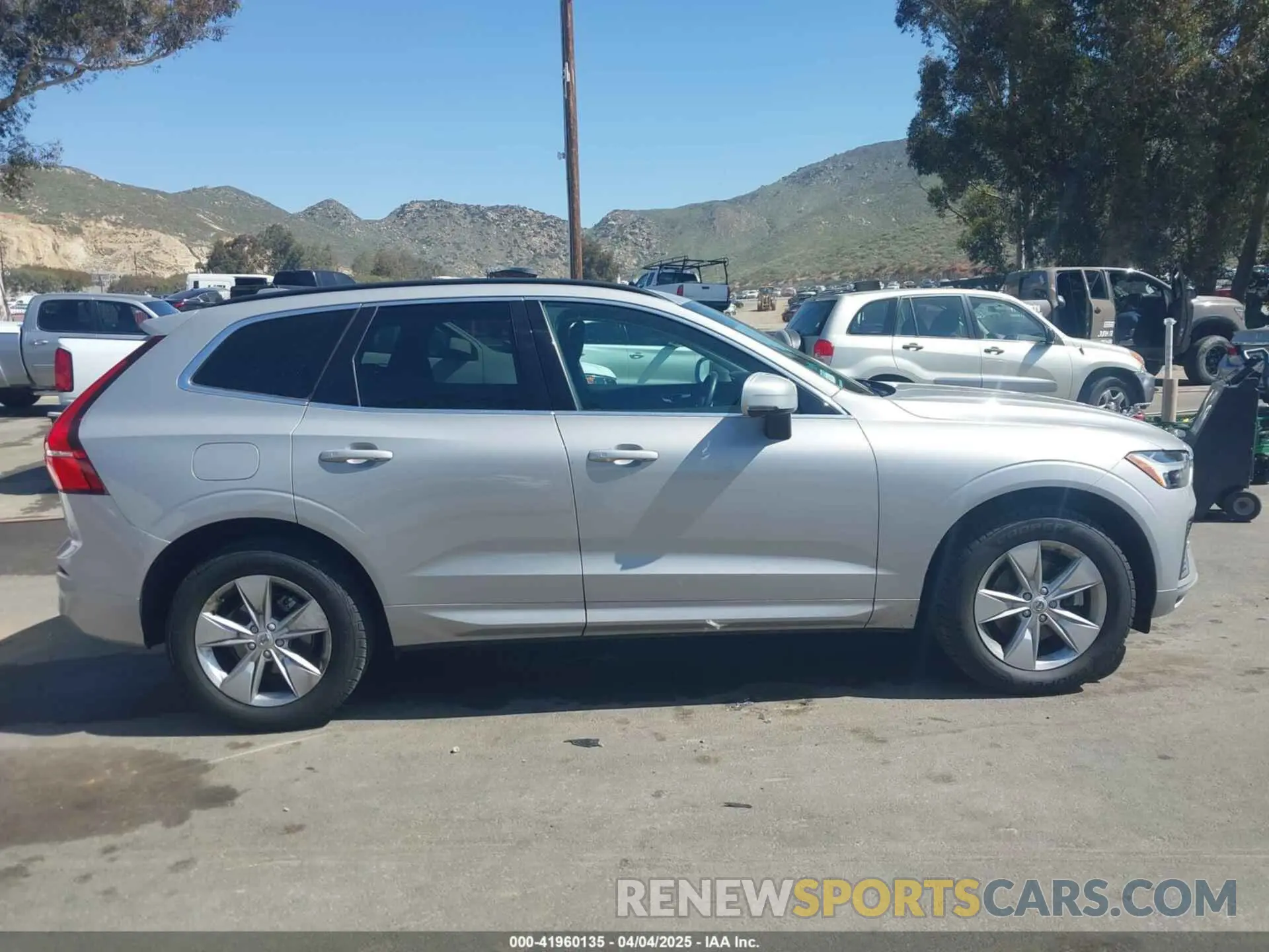 13 fotografías del automóvil dañado YV4L12RK2N1052643 VOLVO XC60 2022