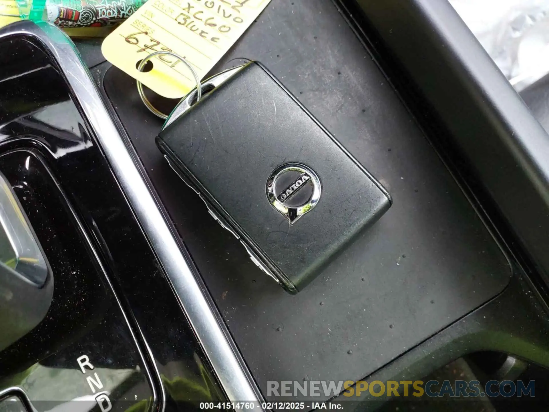 11 fotografías del automóvil dañado YV4L12RKXN1046721 VOLVO XC60 2022