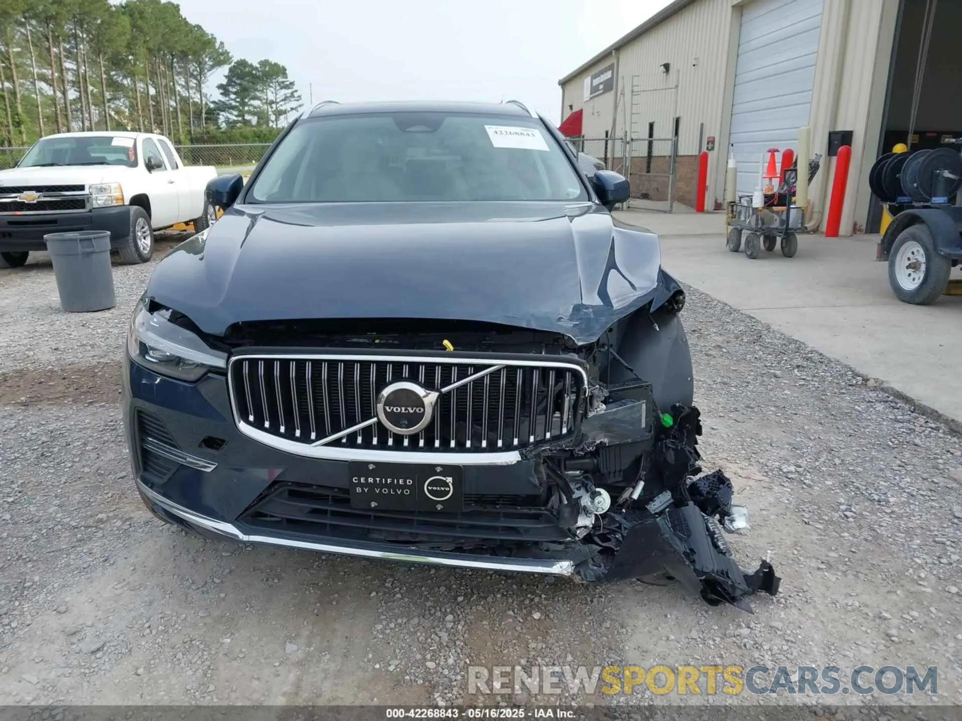 12 fotografías del automóvil dañado YV4L12RL0N1087044 VOLVO XC60 2022