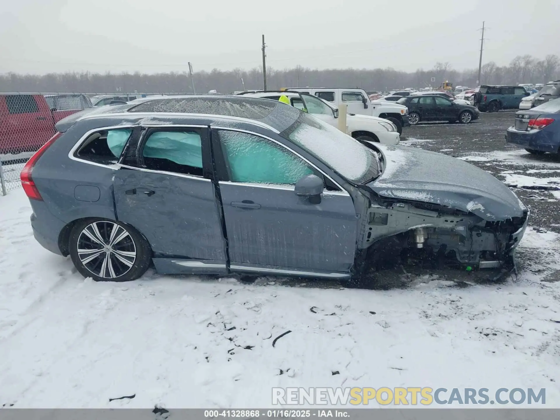 14 fotografías del automóvil dañado YV4L12RL4N1914561 VOLVO XC60 2022