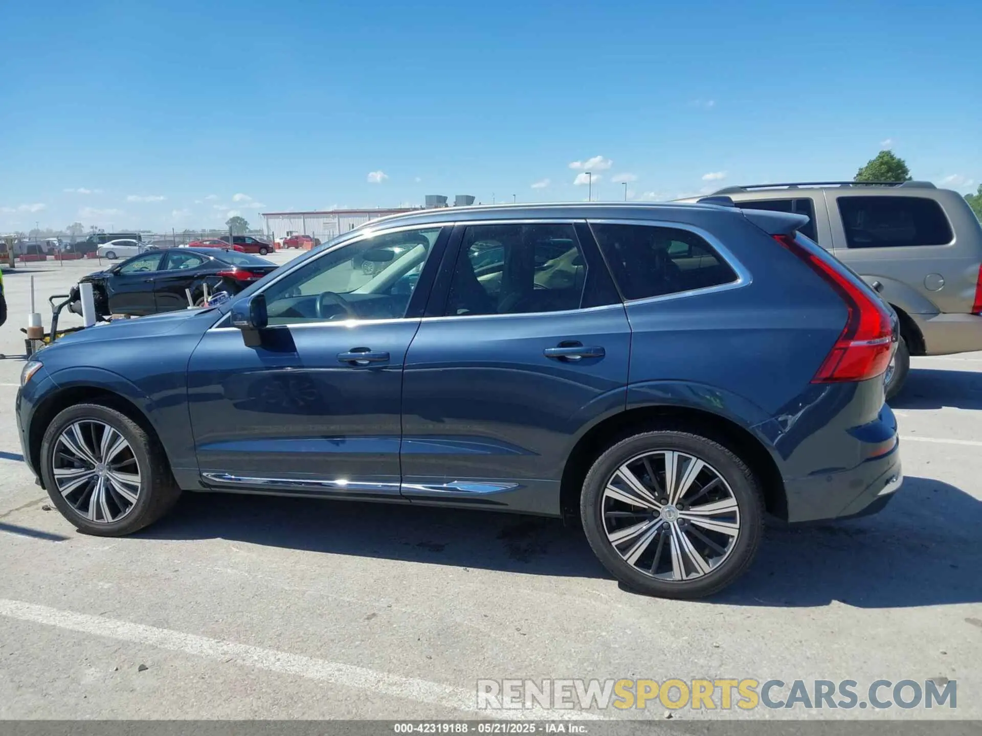 14 fotografías del automóvil dañado YV4L12RL9N1002850 VOLVO XC60 2022