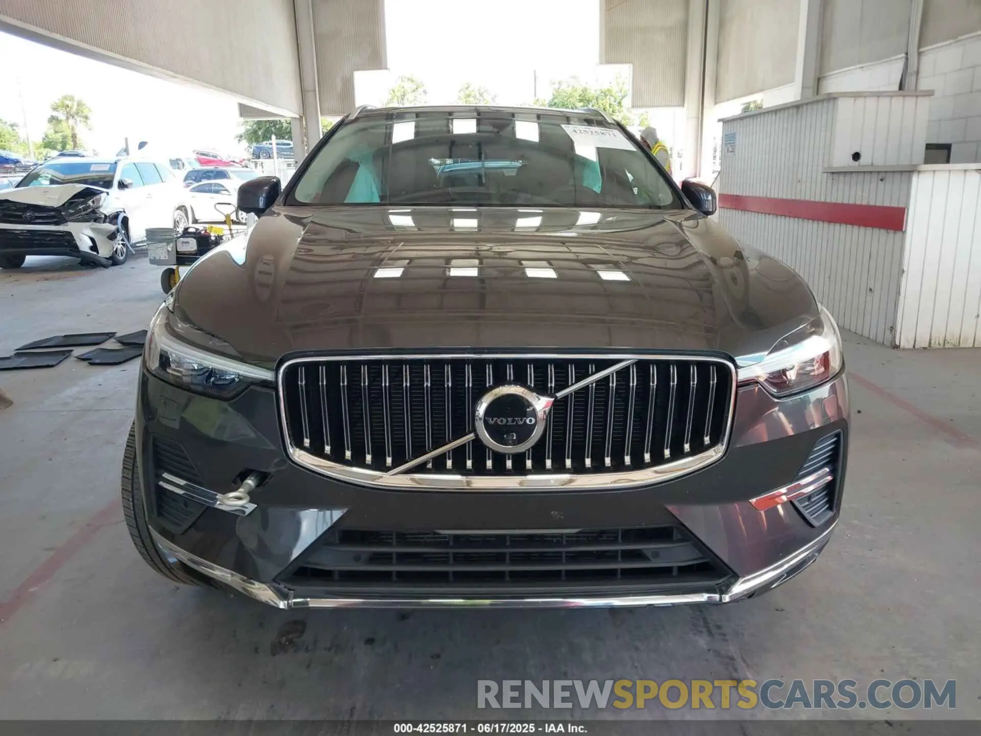 12 fotografías del automóvil dañado YV4L12DA6P1192325 VOLVO XC60 2023