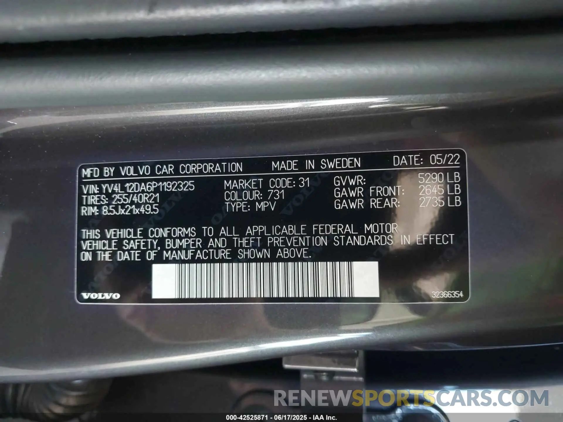 9 fotografías del automóvil dañado YV4L12DA6P1192325 VOLVO XC60 2023