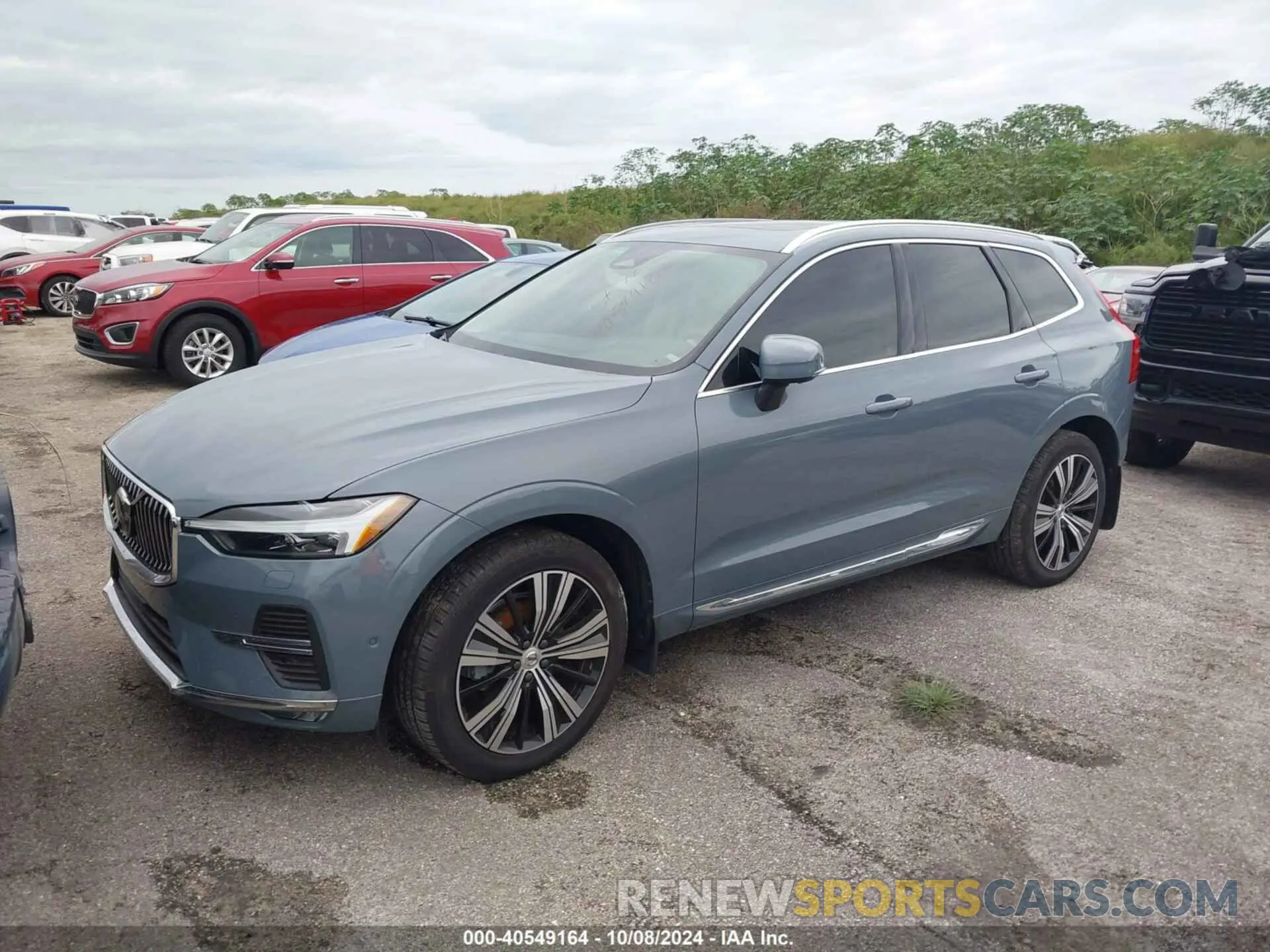 2 fotografías del automóvil dañado YV4L12DN0P1383743 VOLVO XC60 2023