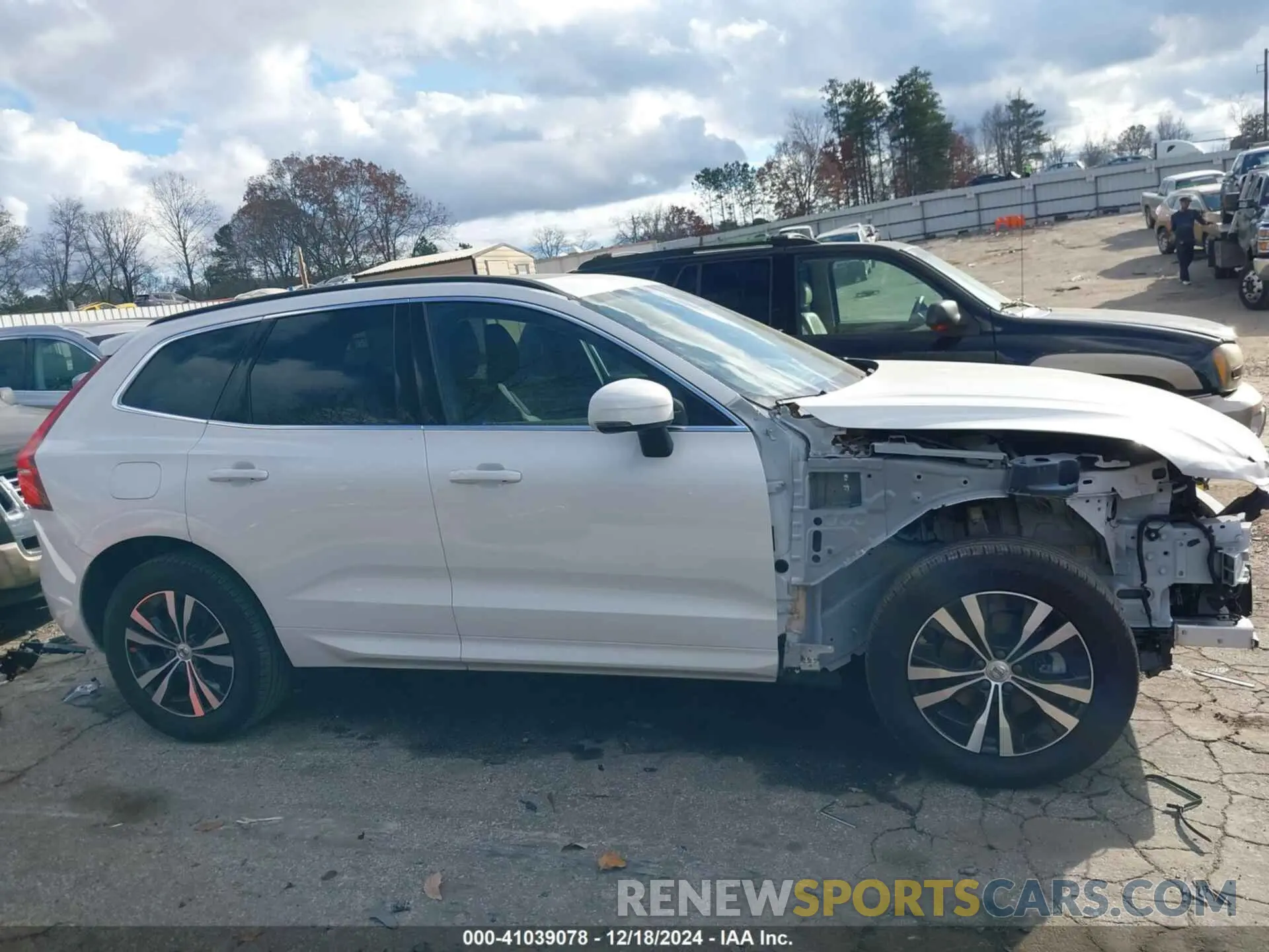 13 fotografías del automóvil dañado YV4L12DVXP1358431 VOLVO XC60 2023
