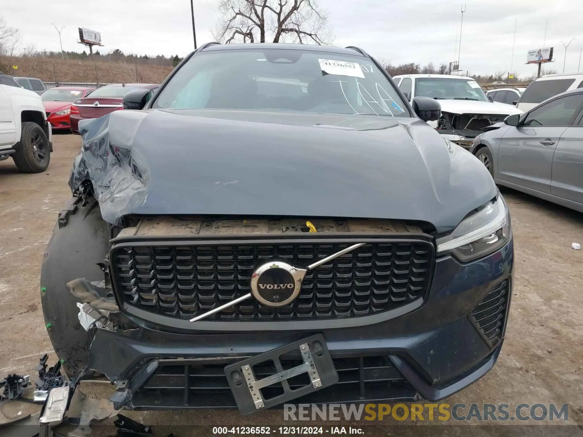 12 fotografías del automóvil dañado YV4L12DW2P1260907 VOLVO XC60 2023