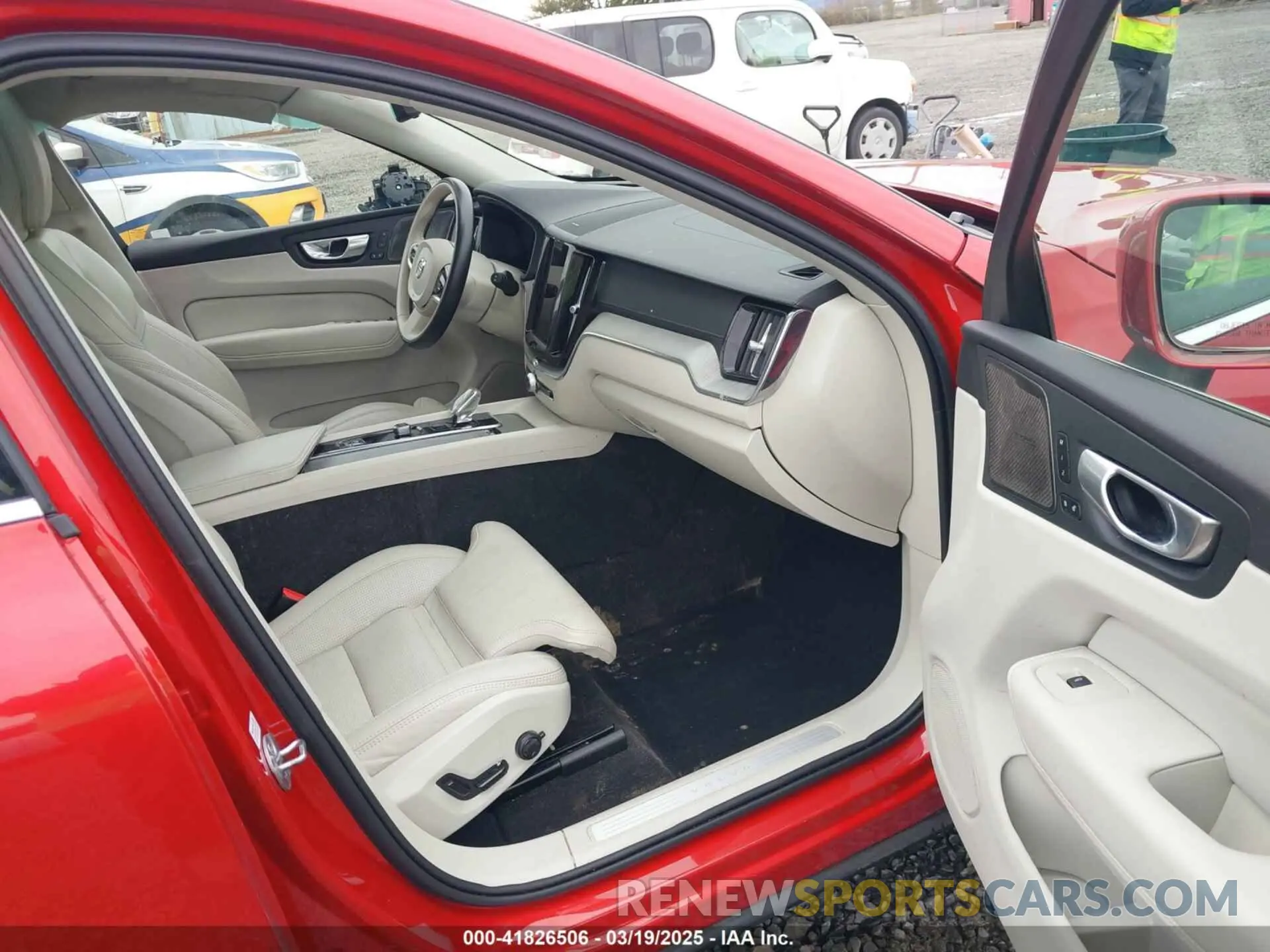 5 fotografías del automóvil dañado YV4L12RA7P1383373 VOLVO XC60 2023