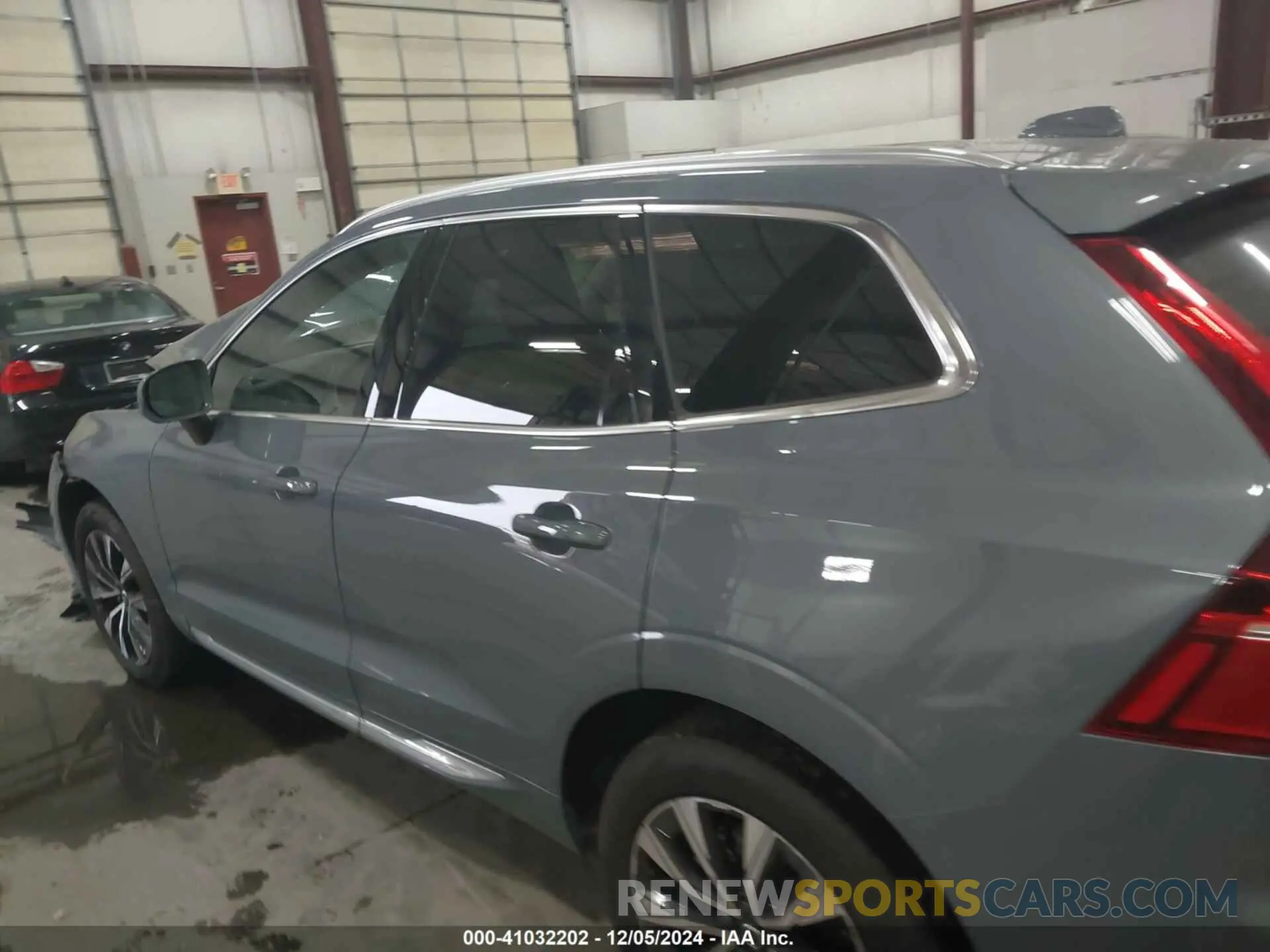 14 fotografías del automóvil dañado YV4L12RN5P1294629 VOLVO XC60 2023