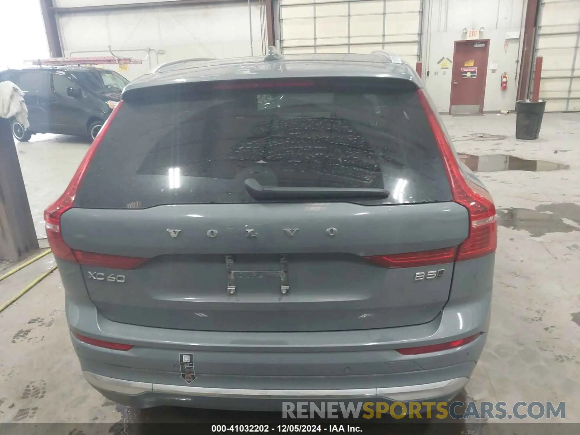16 fotografías del automóvil dañado YV4L12RN5P1294629 VOLVO XC60 2023