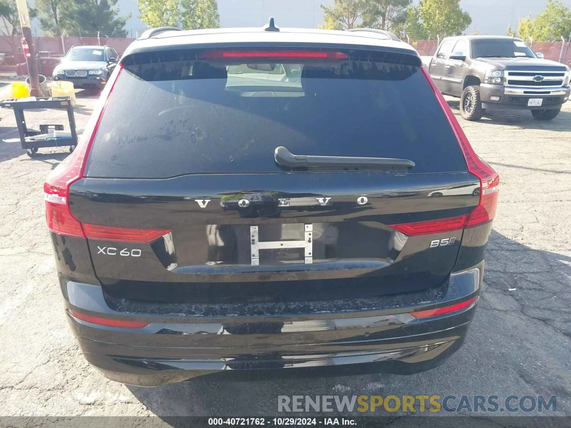 17 fotografías del automóvil dañado YV4L12RV0P1374839 VOLVO XC60 2023