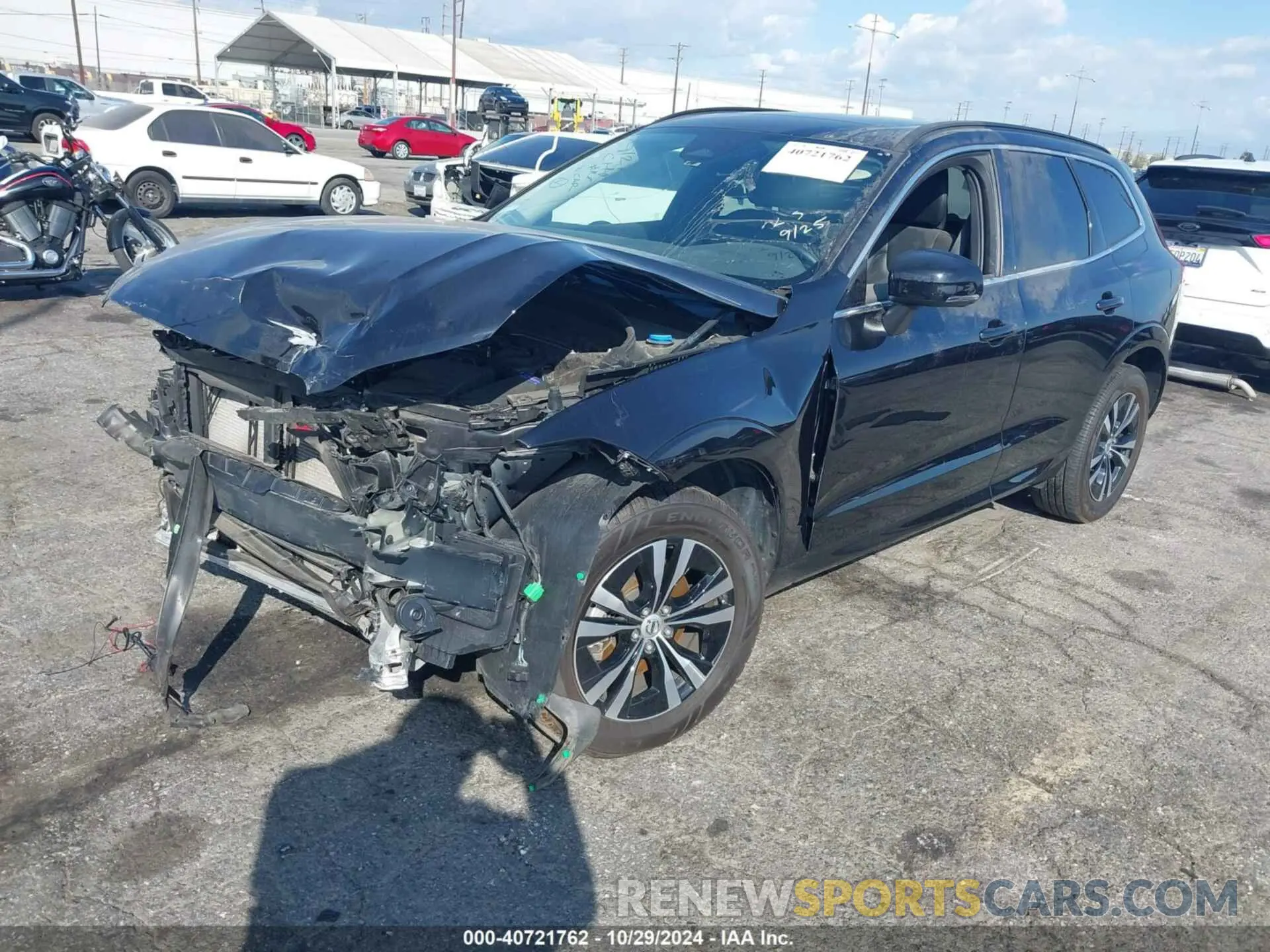 2 fotografías del automóvil dañado YV4L12RV0P1374839 VOLVO XC60 2023