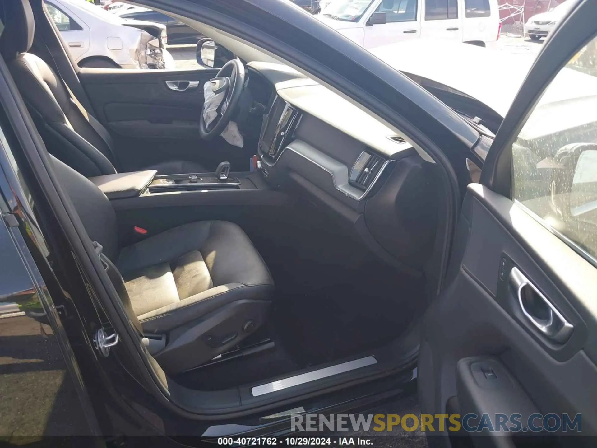 5 fotografías del automóvil dañado YV4L12RV0P1374839 VOLVO XC60 2023