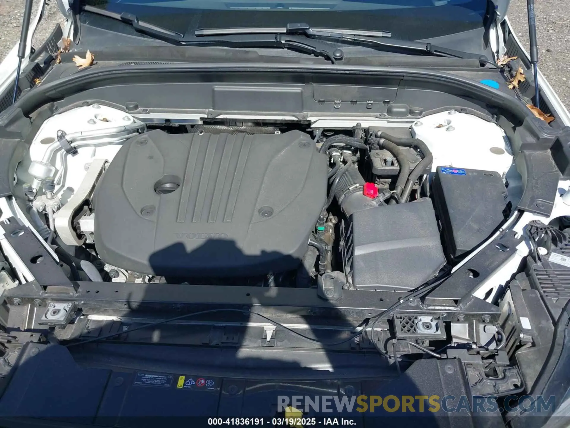 10 fotografías del automóvil dañado YV4L12RW3P1332481 VOLVO XC60 2023