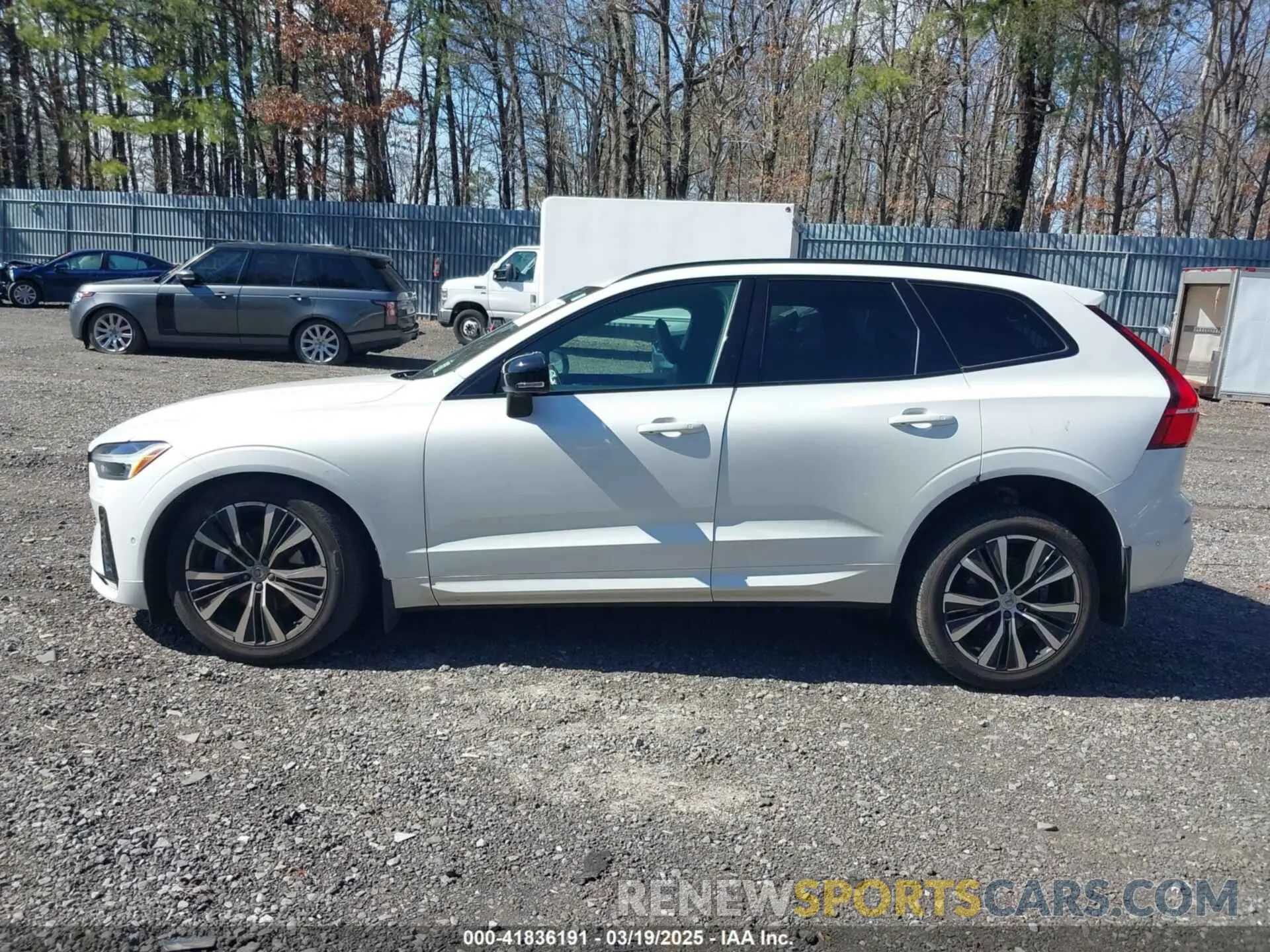 14 fotografías del automóvil dañado YV4L12RW3P1332481 VOLVO XC60 2023