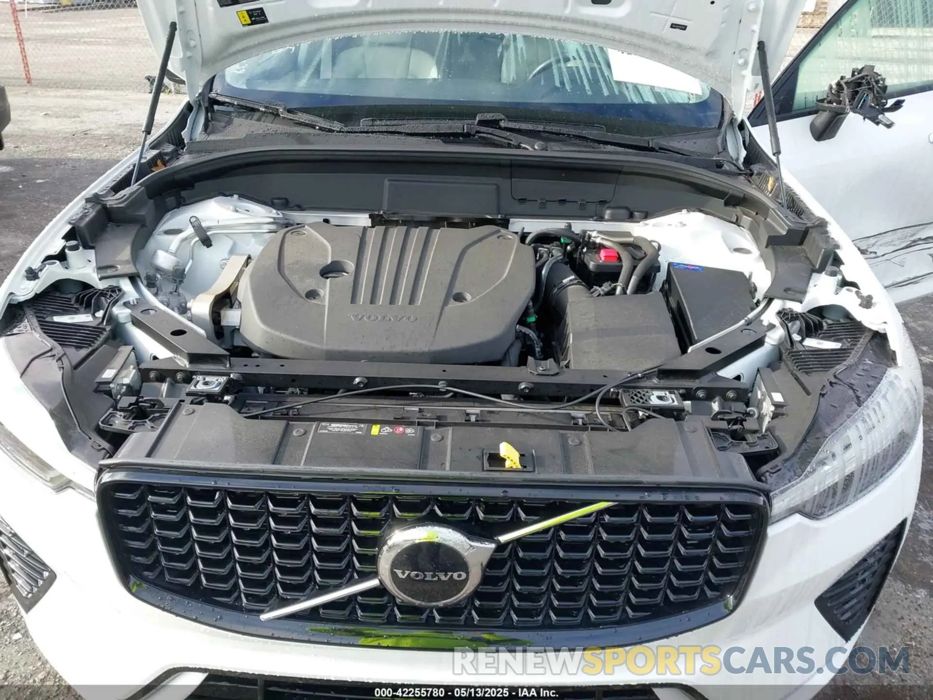 10 fotografías del automóvil dañado YV4L12RK2R1910232 VOLVO XC60 2024