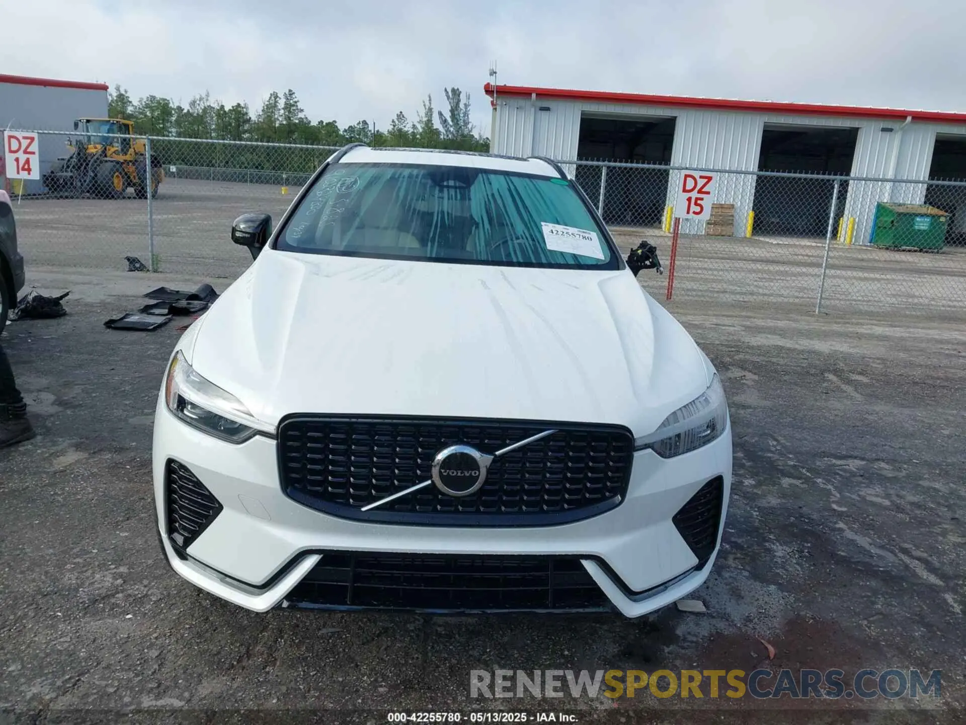 13 fotografías del automóvil dañado YV4L12RK2R1910232 VOLVO XC60 2024