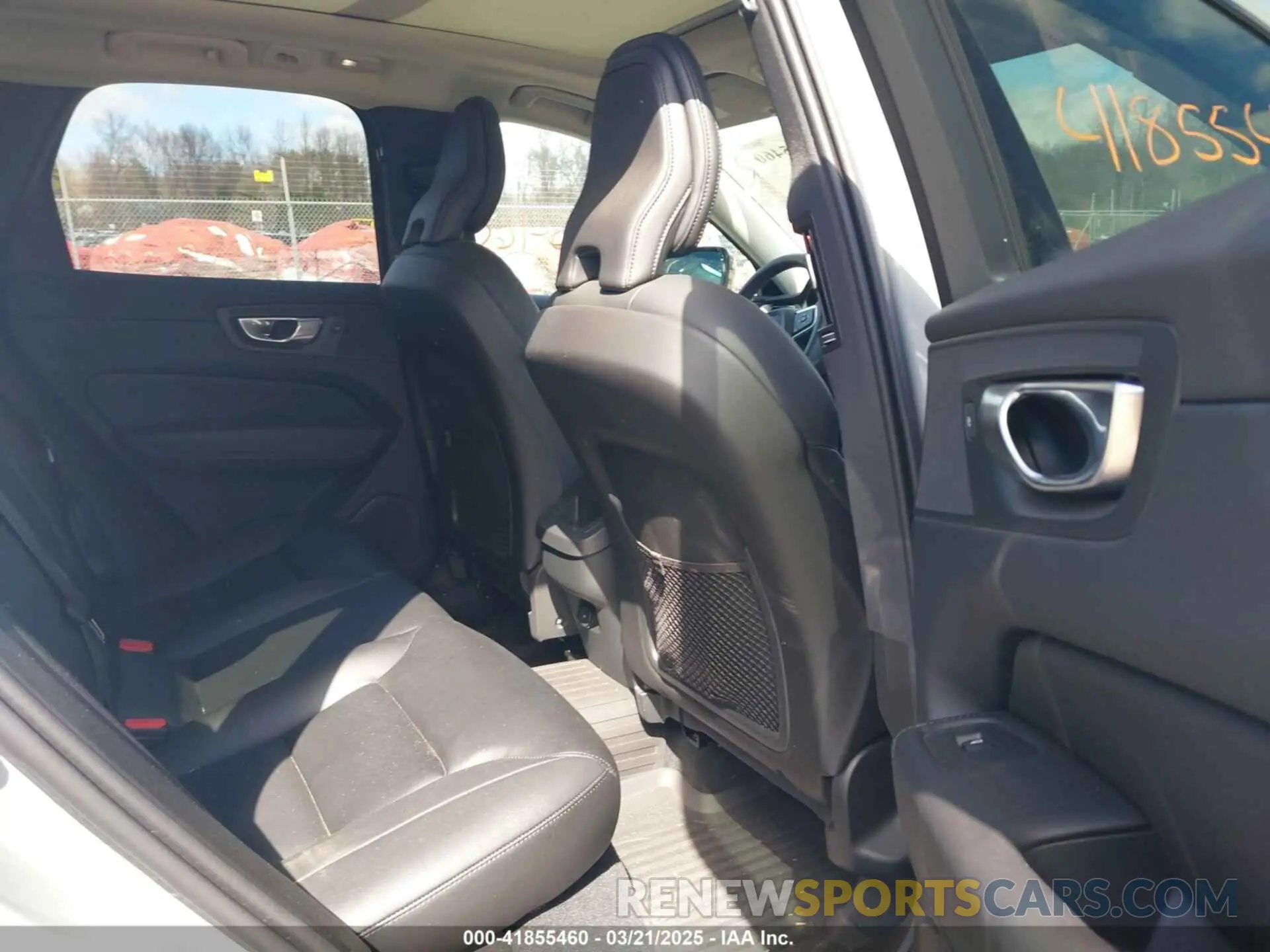 8 fotografías del automóvil dañado YV4L12RK5R1720778 VOLVO XC60 2024