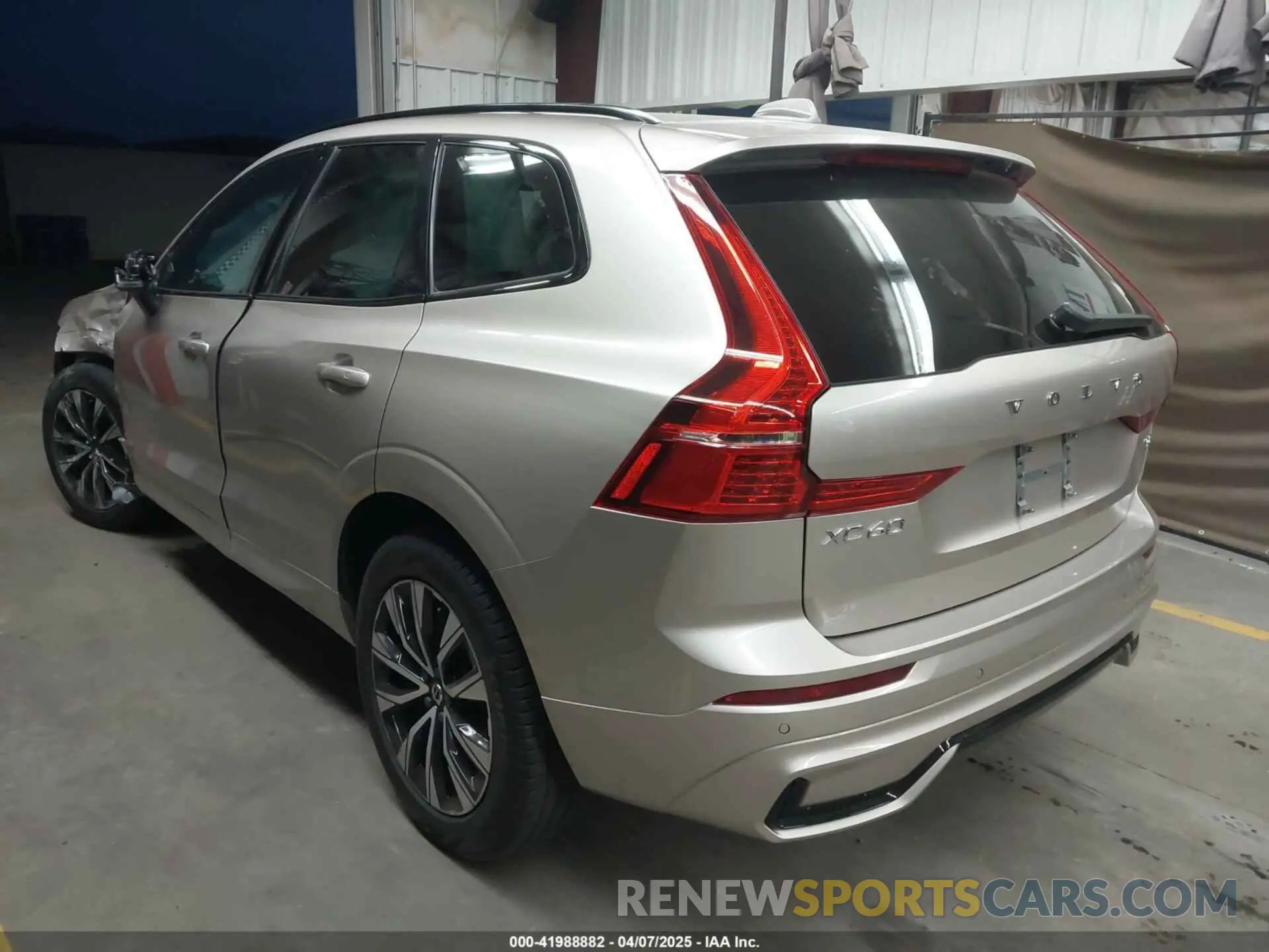 3 fotografías del automóvil dañado YV4L12RK5R1837129 VOLVO XC60 2024