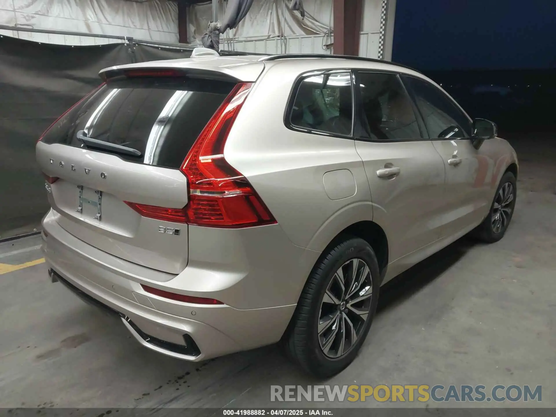 4 fotografías del automóvil dañado YV4L12RK5R1837129 VOLVO XC60 2024