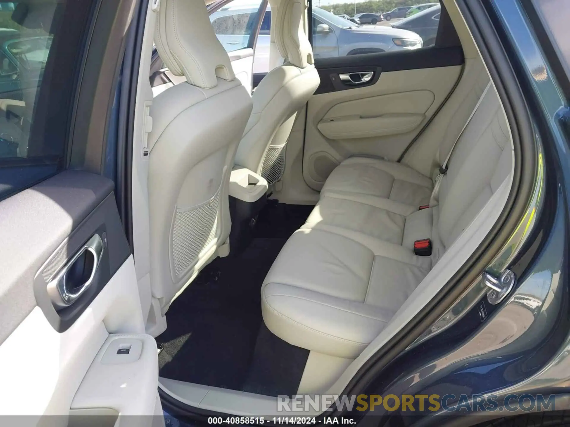 8 fotografías del automóvil dañado YV4L12RL7R1928699 VOLVO XC60 2024