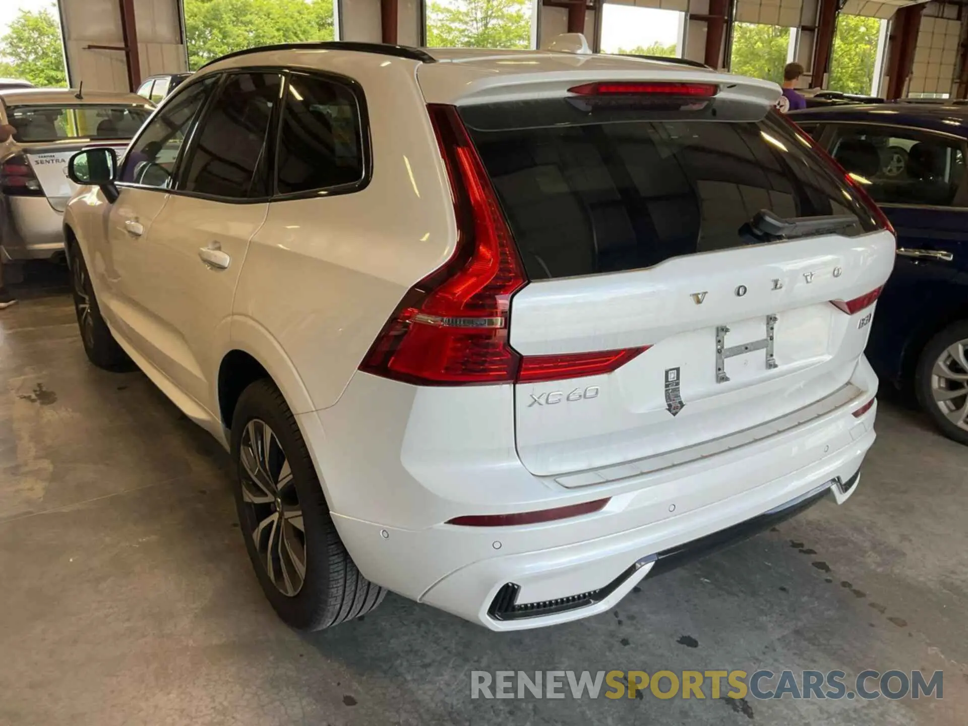 19 fotografías del automóvil dañado YV4L12RL7R1930548 VOLVO XC60 2024