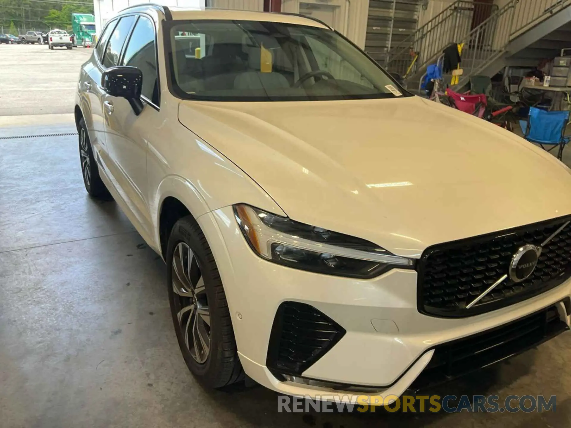 21 fotografías del automóvil dañado YV4L12RL7R1930548 VOLVO XC60 2024