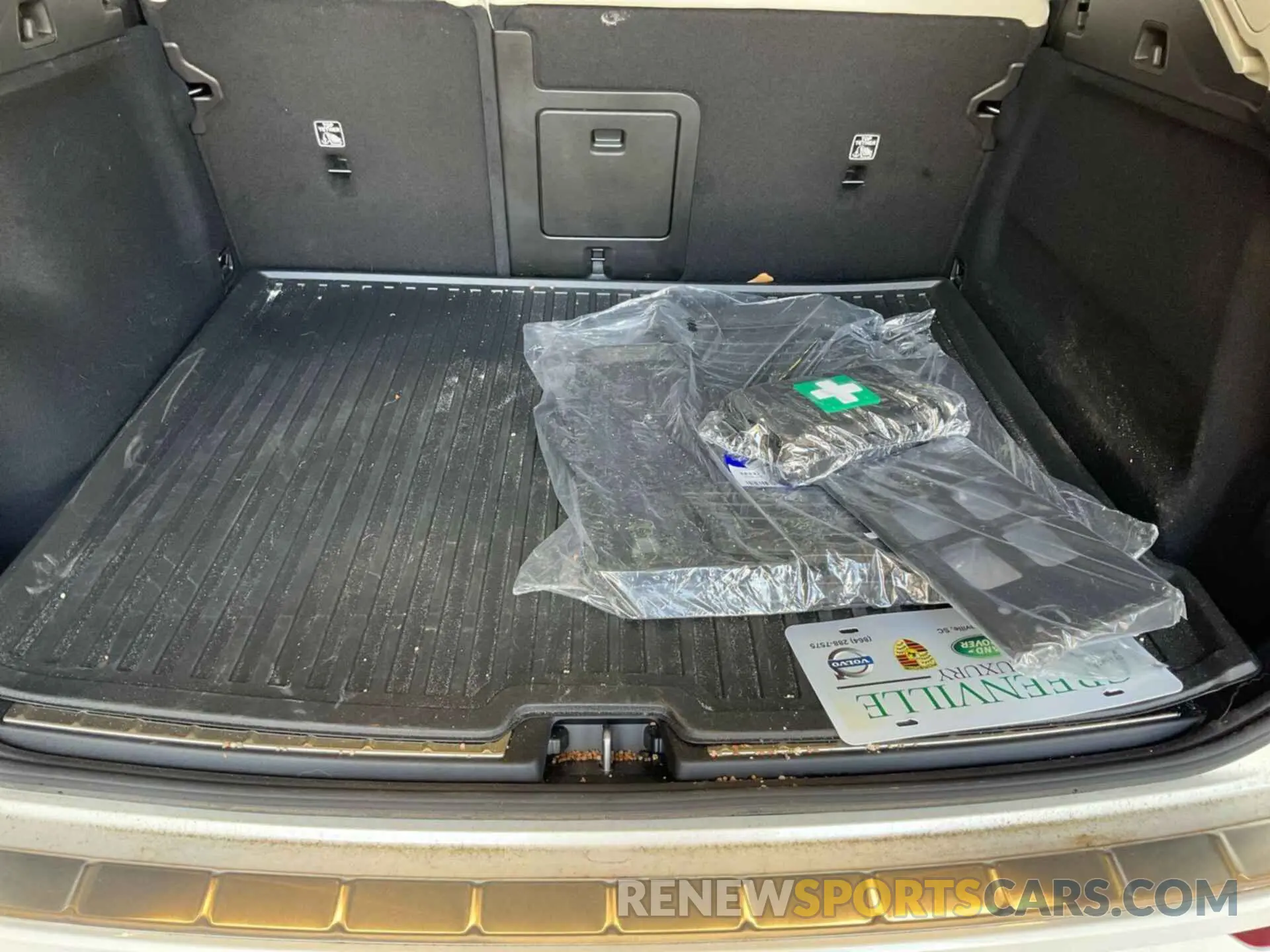 7 fotografías del automóvil dañado YV4L12RL7R1930548 VOLVO XC60 2024