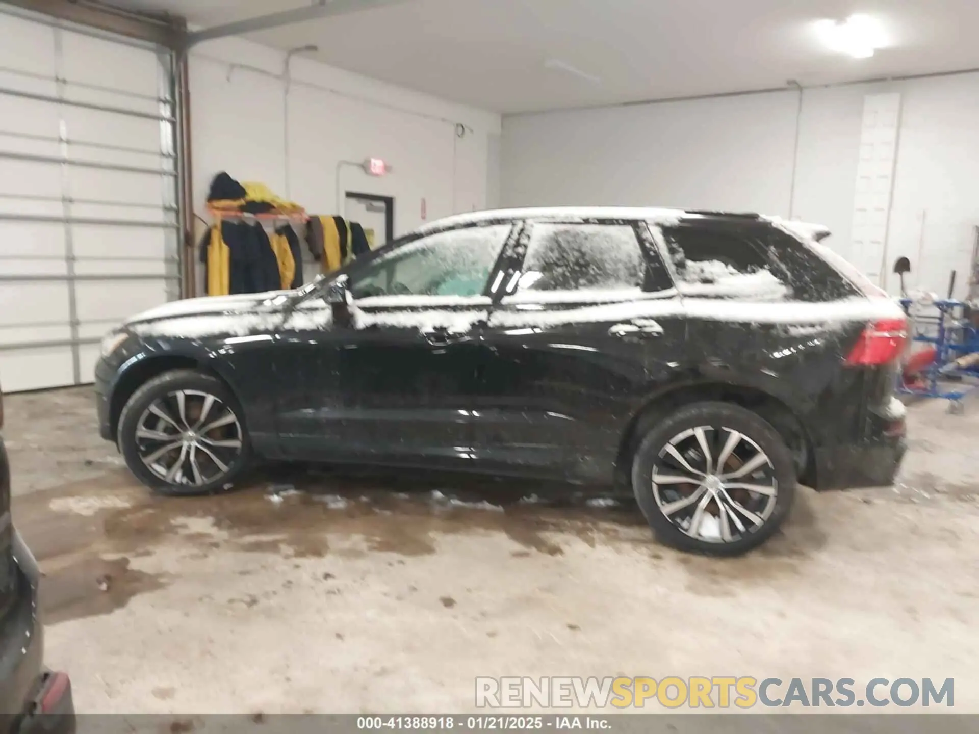 14 fotografías del automóvil dañado YV4L12RL8R1823184 VOLVO XC60 2024