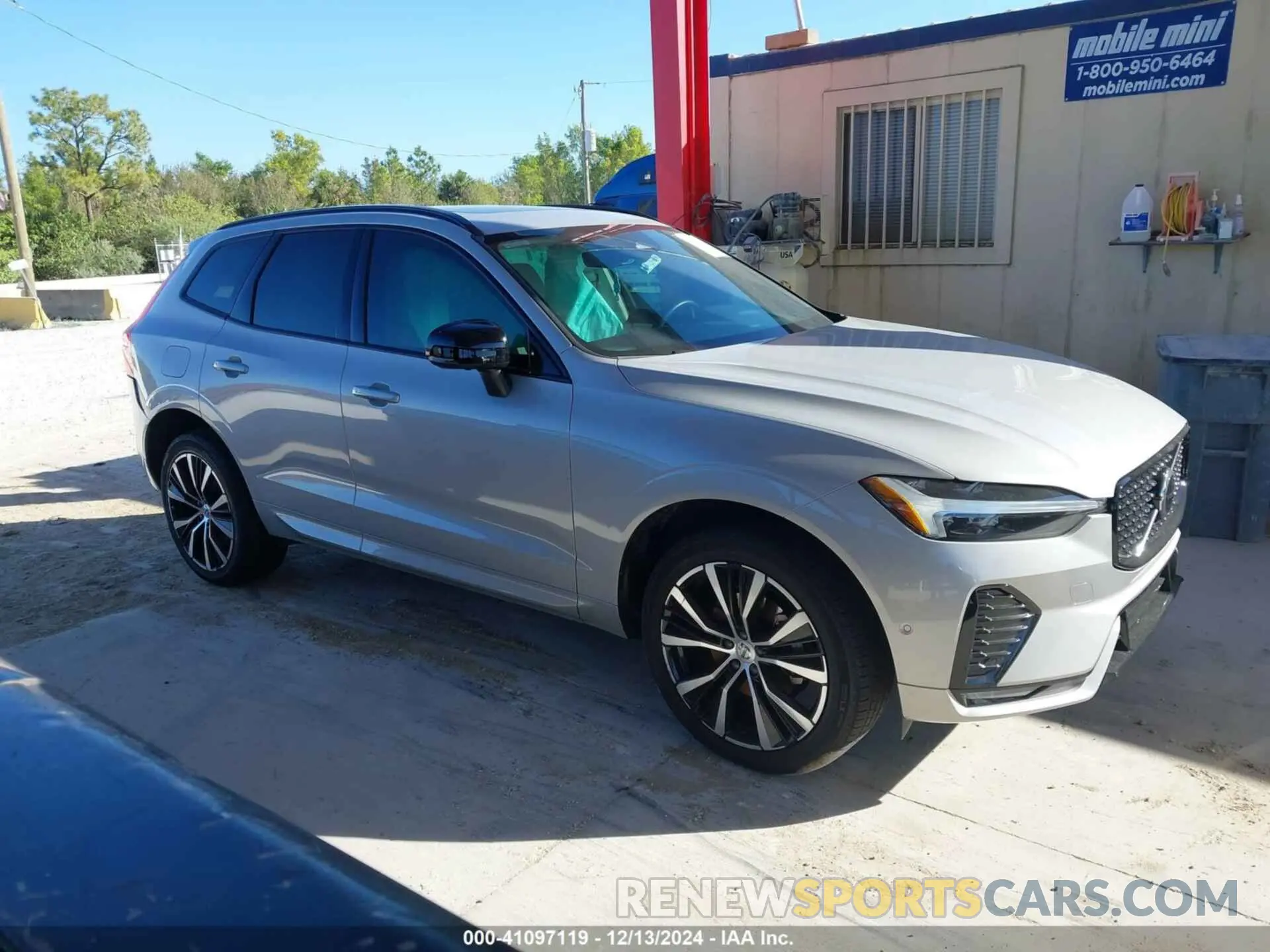 14 fotografías del automóvil dañado YV4L12RL8R1840809 VOLVO XC60 2024
