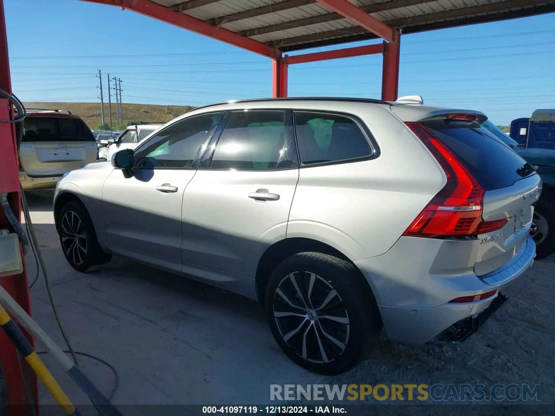 15 fotografías del automóvil dañado YV4L12RL8R1840809 VOLVO XC60 2024