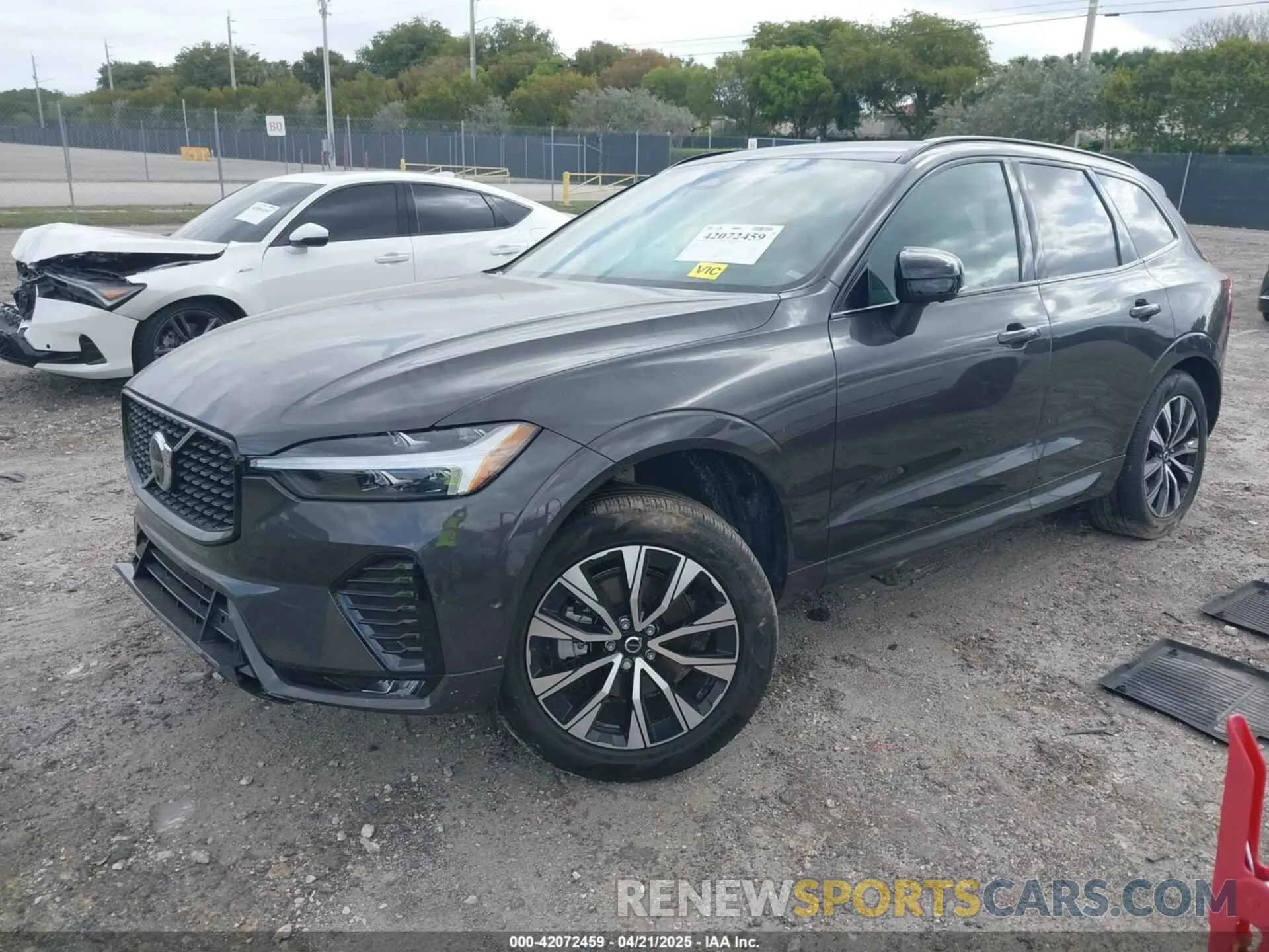 2 fotografías del automóvil dañado YV4L12RL9R1791846 VOLVO XC60 2024
