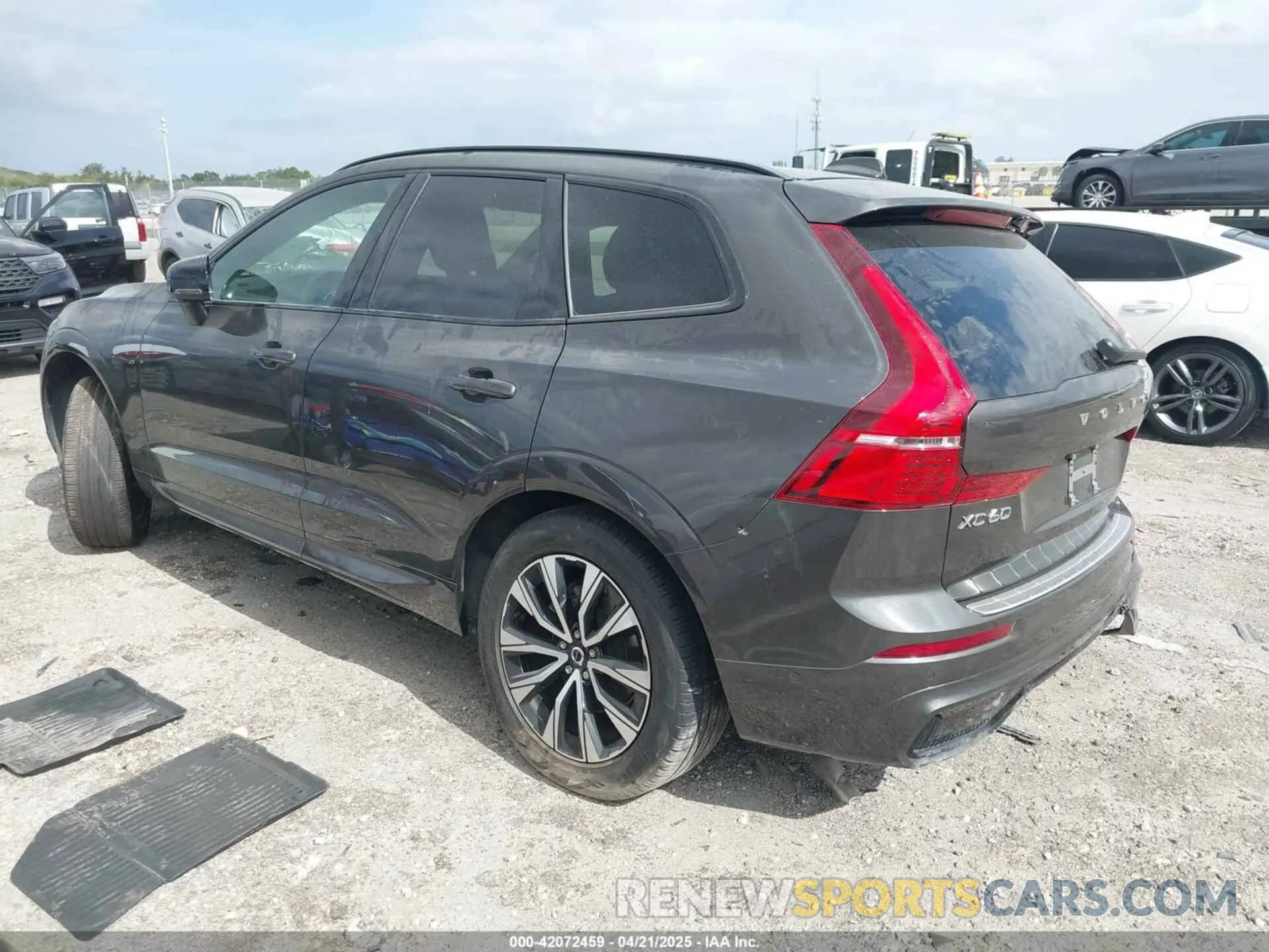 3 fotografías del automóvil dañado YV4L12RL9R1791846 VOLVO XC60 2024