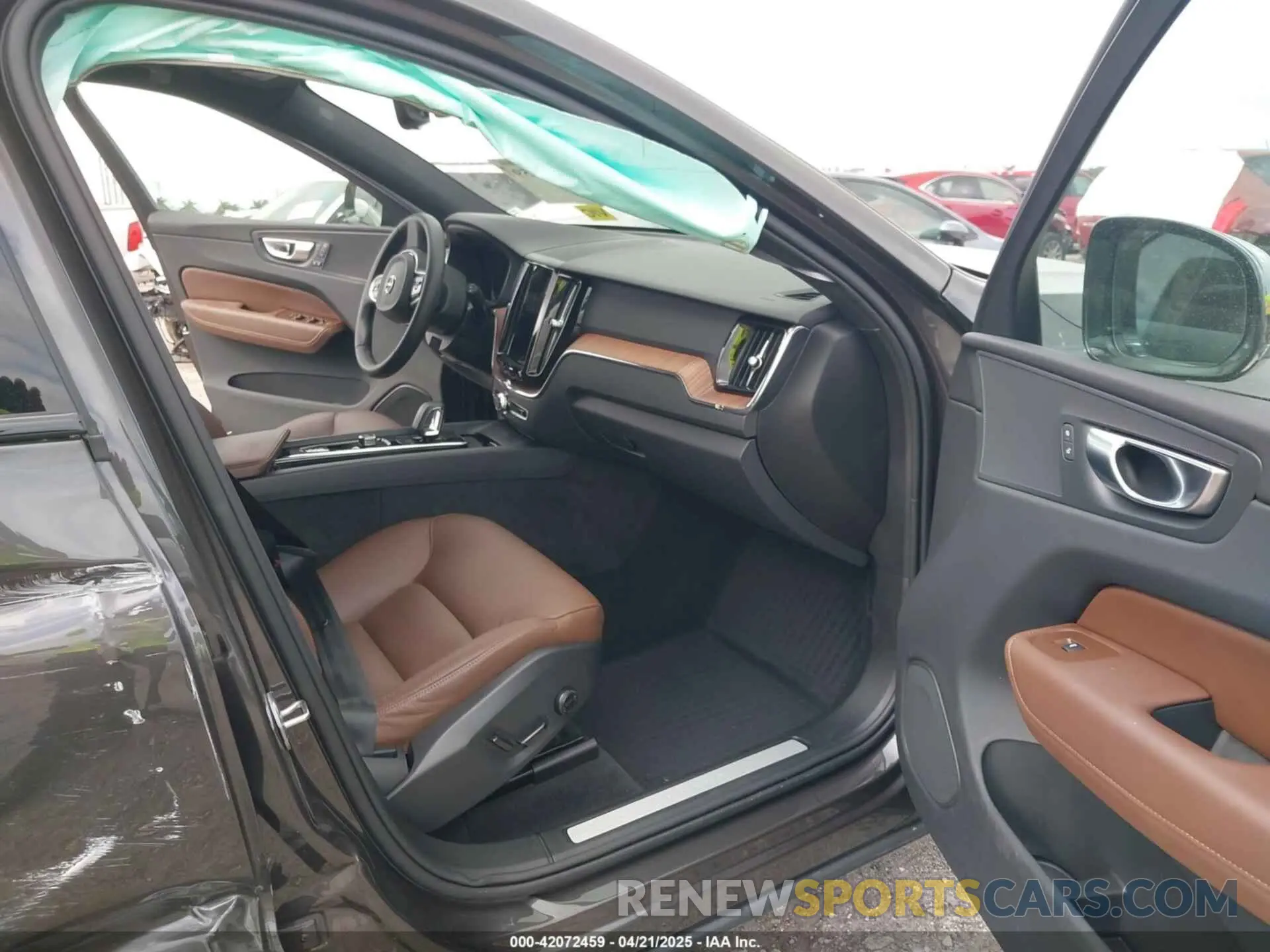 5 fotografías del automóvil dañado YV4L12RL9R1791846 VOLVO XC60 2024