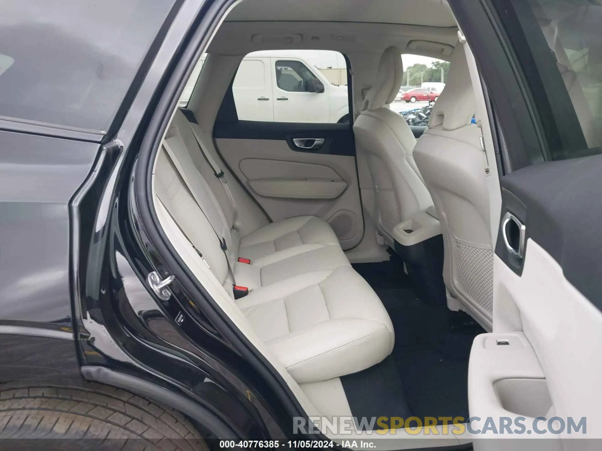 8 fotografías del automóvil dañado YV4L12RLXR1715018 VOLVO XC60 2024