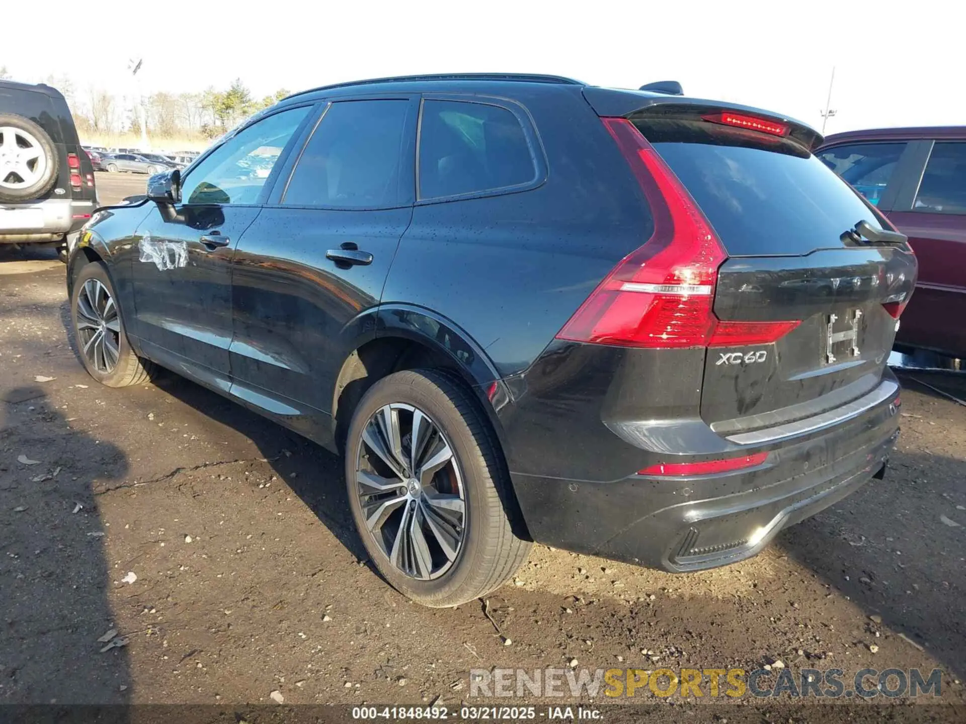 3 fotografías del automóvil dañado YV4M12RC0S1017821 VOLVO XC60 2025