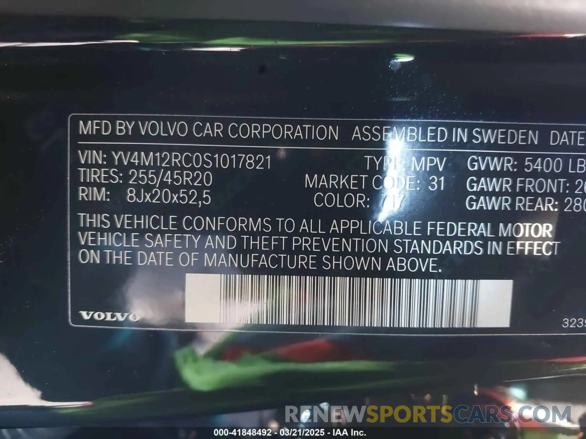 9 fotografías del automóvil dañado YV4M12RC0S1017821 VOLVO XC60 2025