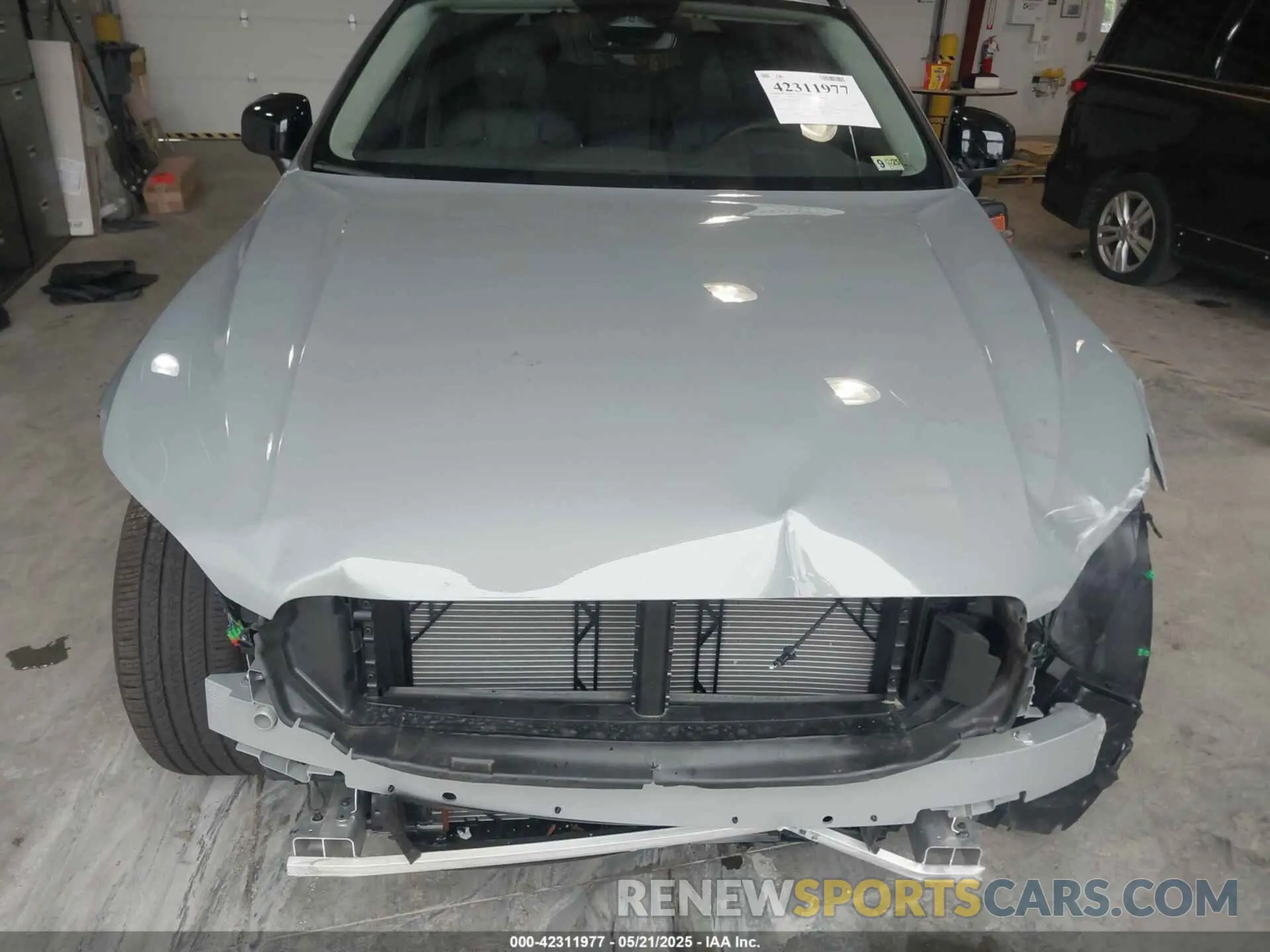 10 fotografías del automóvil dañado YV4M12RJ5S1012032 VOLVO XC60 2025