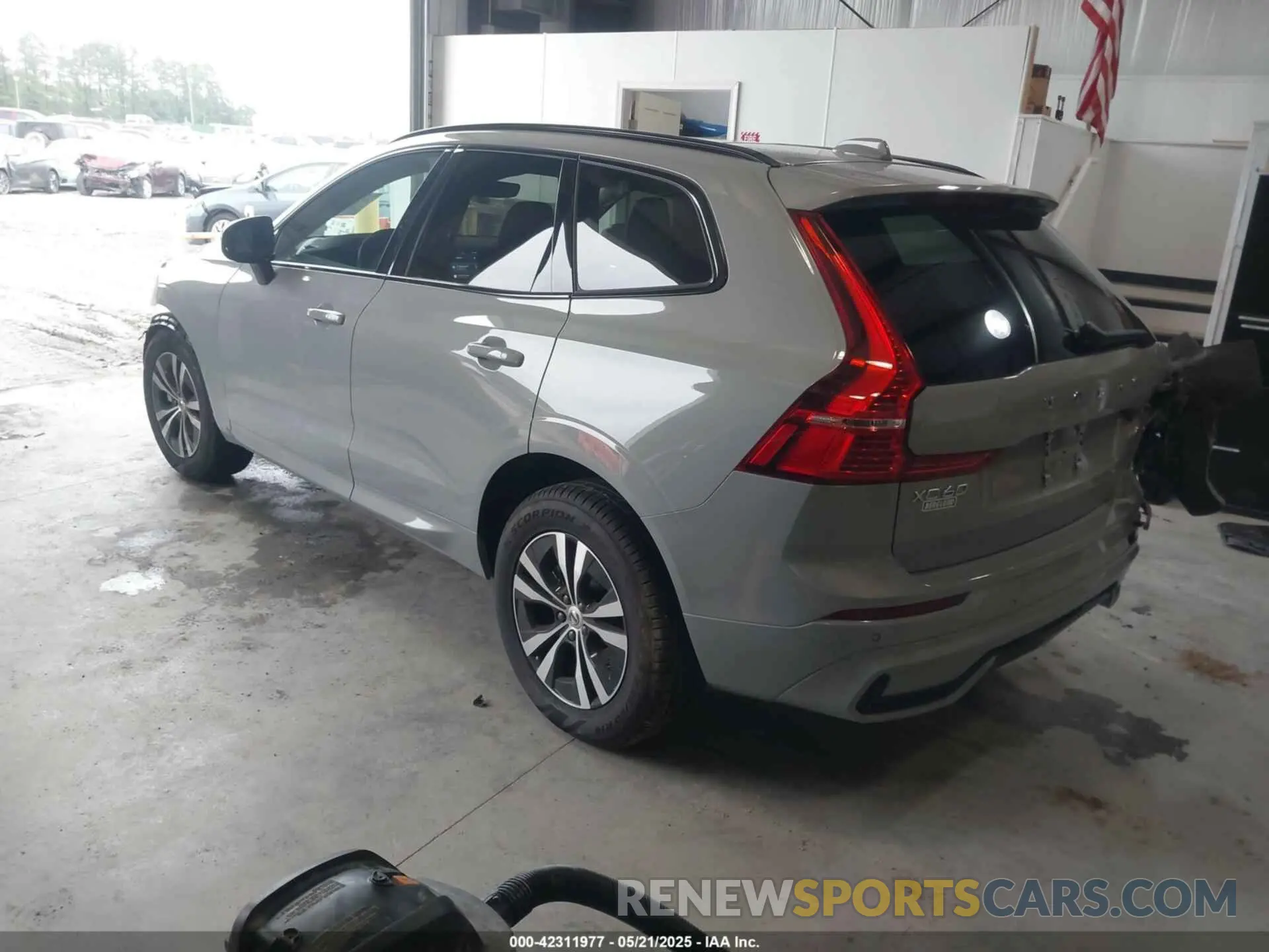 3 fotografías del automóvil dañado YV4M12RJ5S1012032 VOLVO XC60 2025