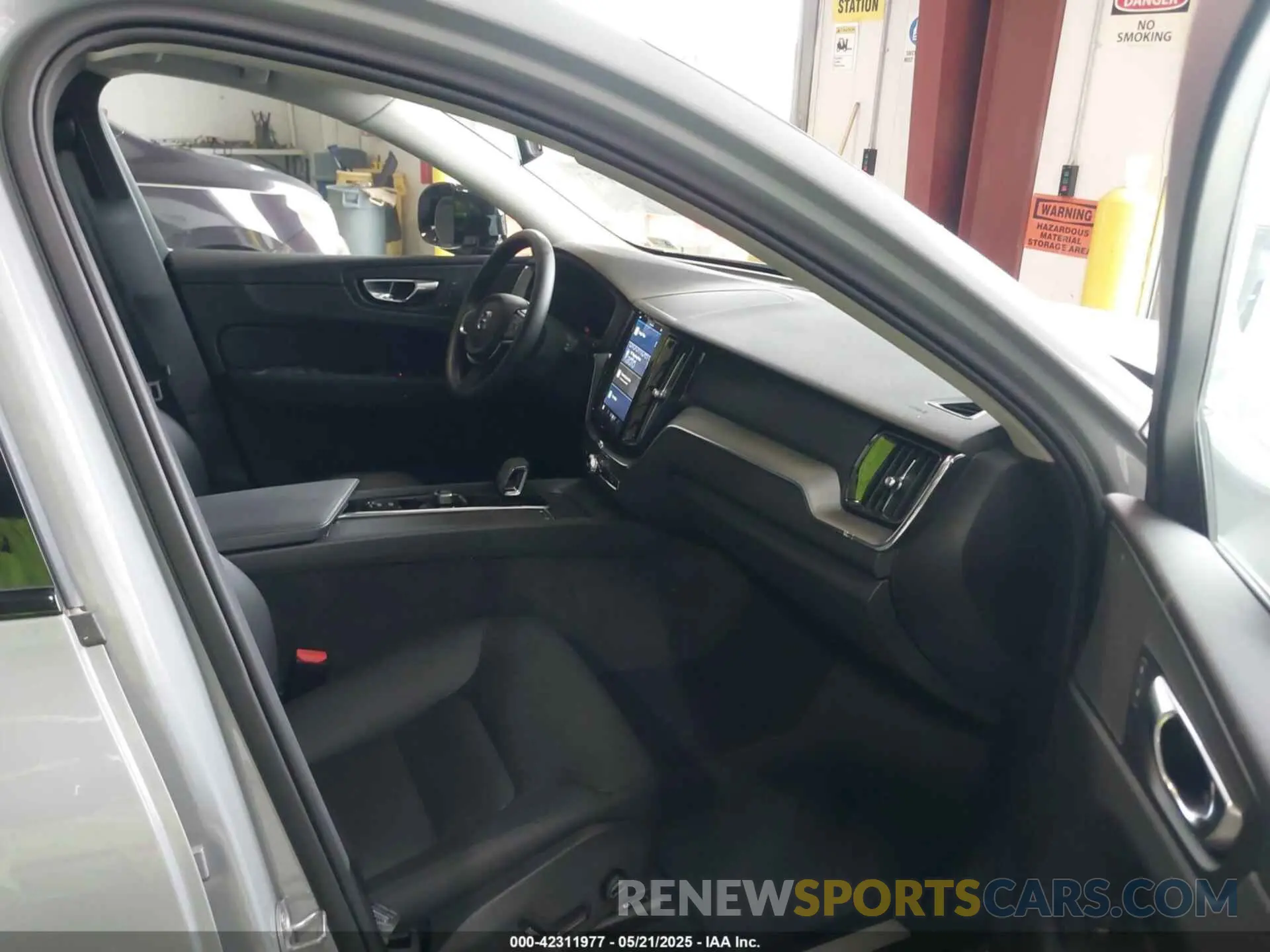 5 fotografías del automóvil dañado YV4M12RJ5S1012032 VOLVO XC60 2025