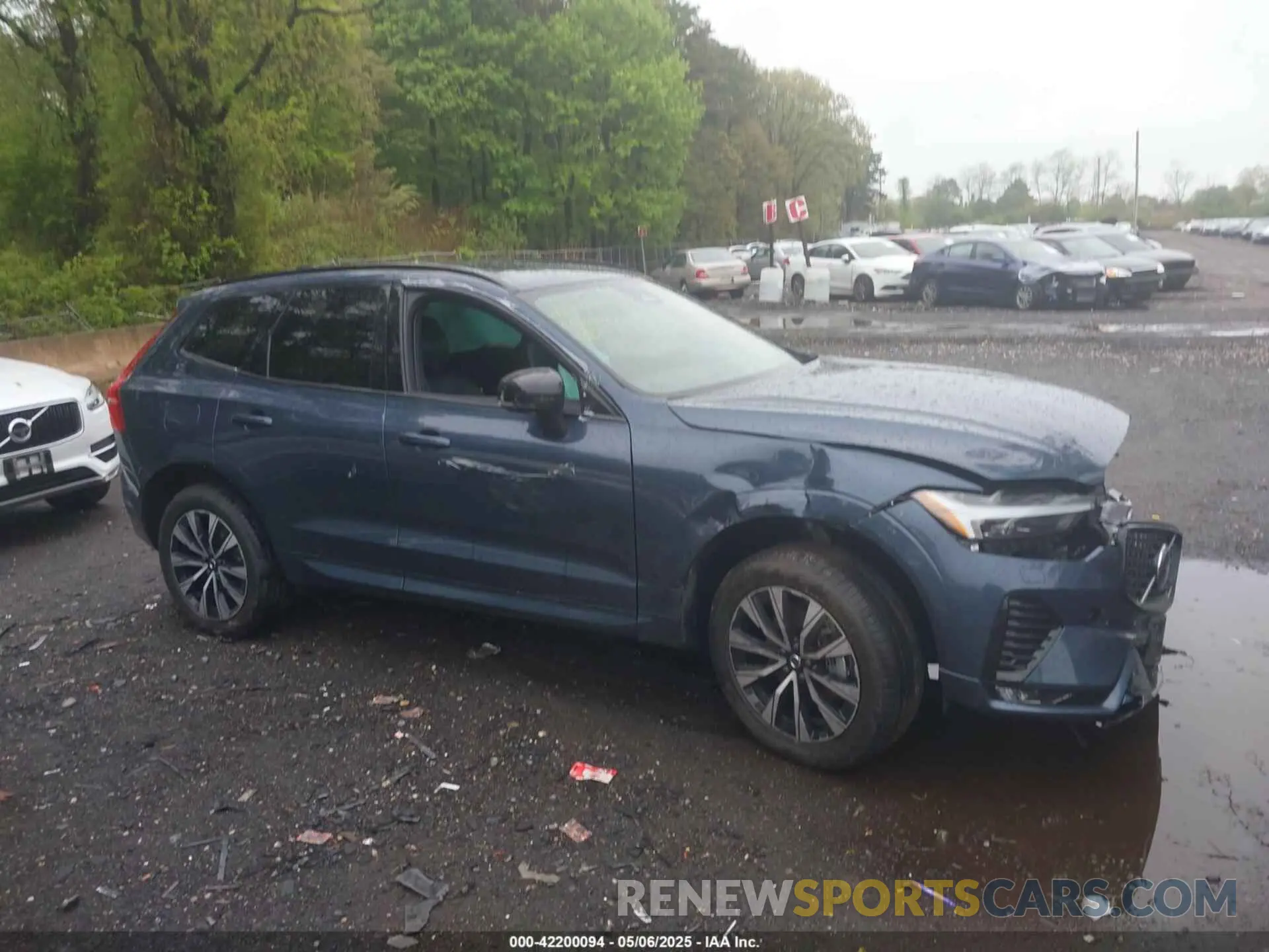 13 fotografías del automóvil dañado YV4M12RJ5S1019238 VOLVO XC60 2025