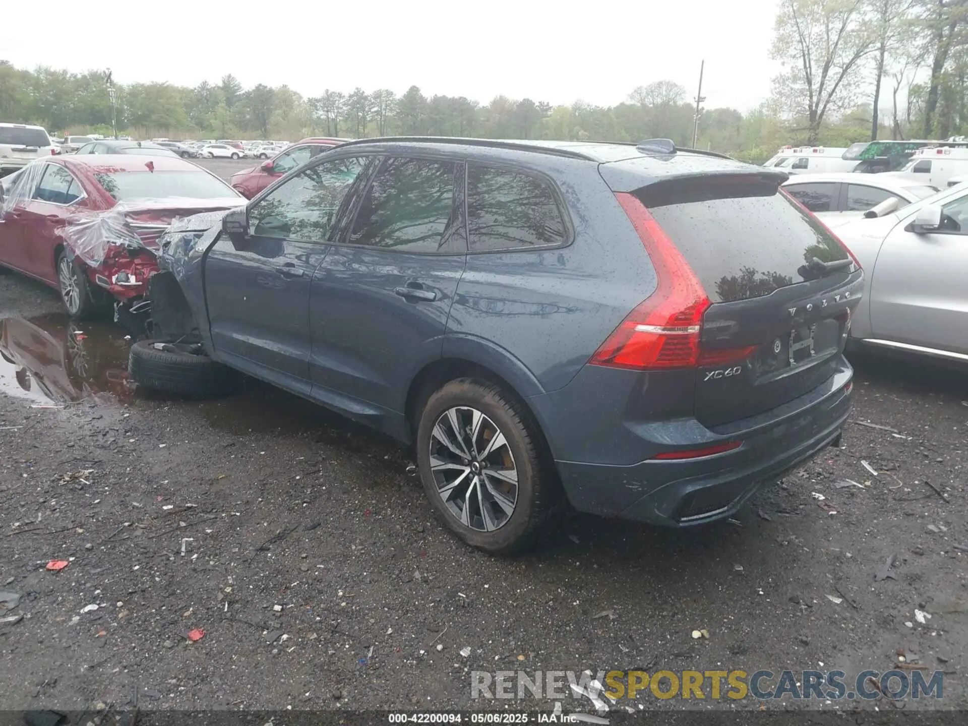 3 fotografías del automóvil dañado YV4M12RJ5S1019238 VOLVO XC60 2025