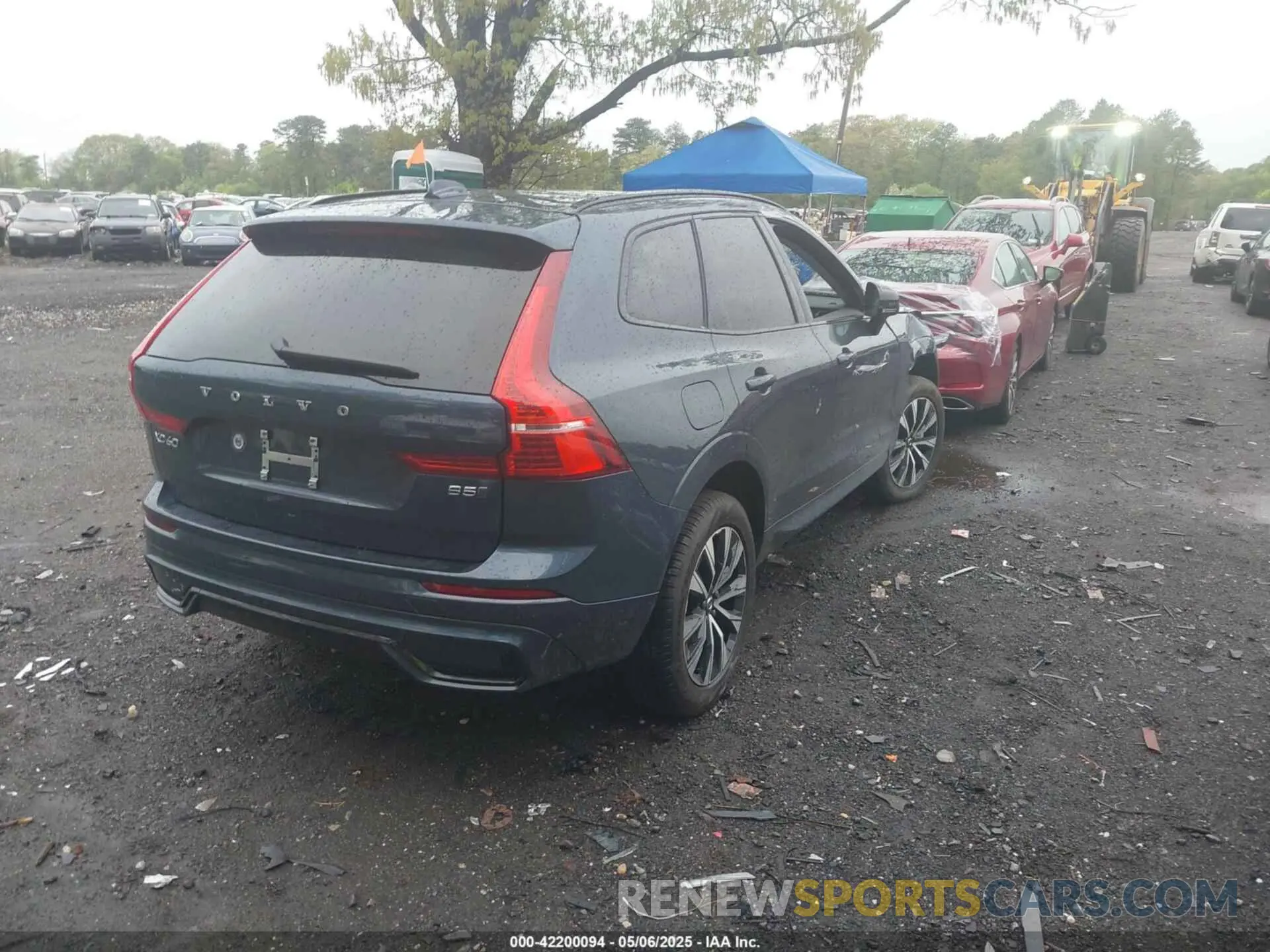 4 fotografías del automóvil dañado YV4M12RJ5S1019238 VOLVO XC60 2025