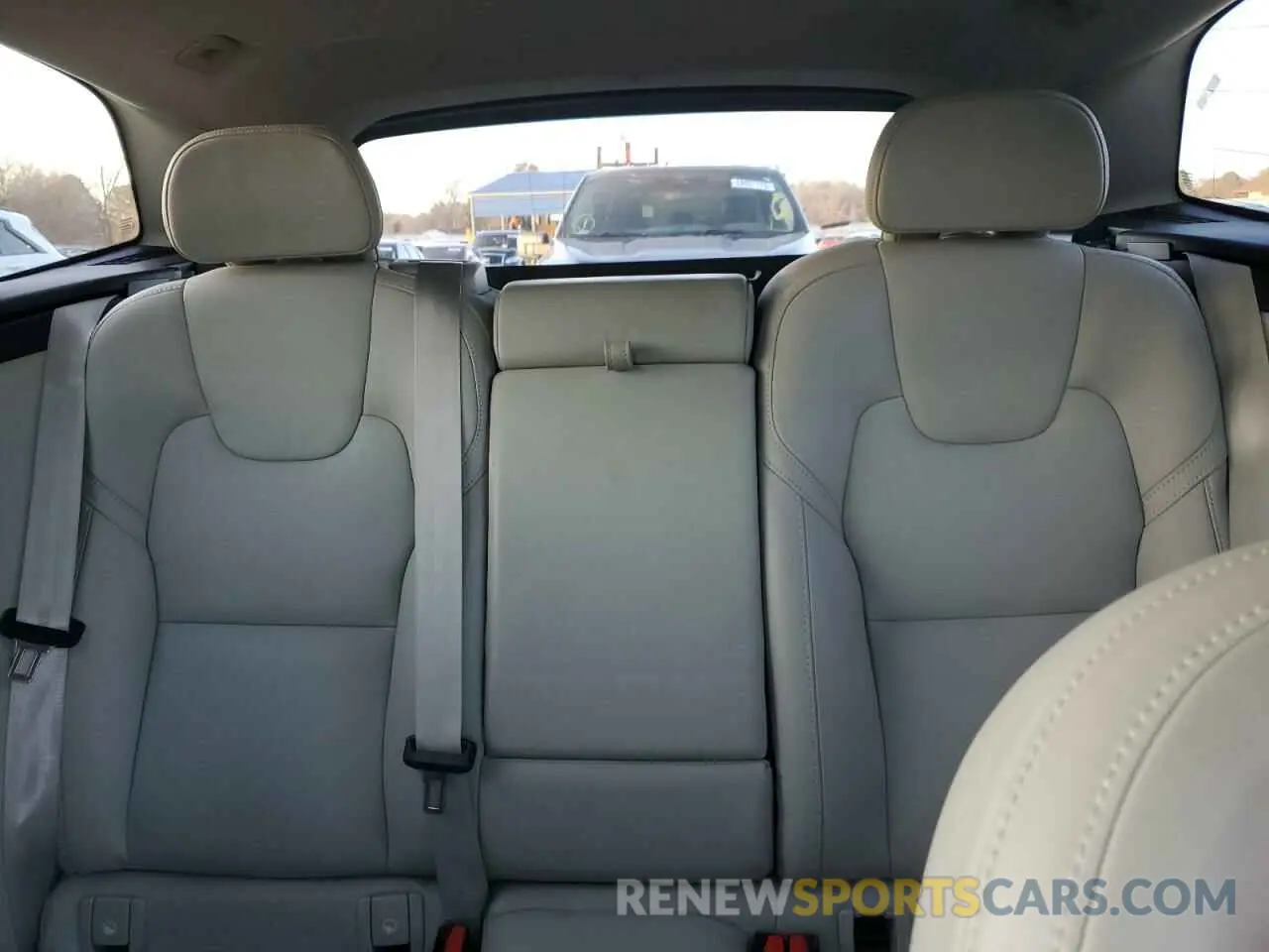 10 fotografías del automóvil dañado YV4L12DL0N1014604 VOLVO XC60 B5 IN 2022