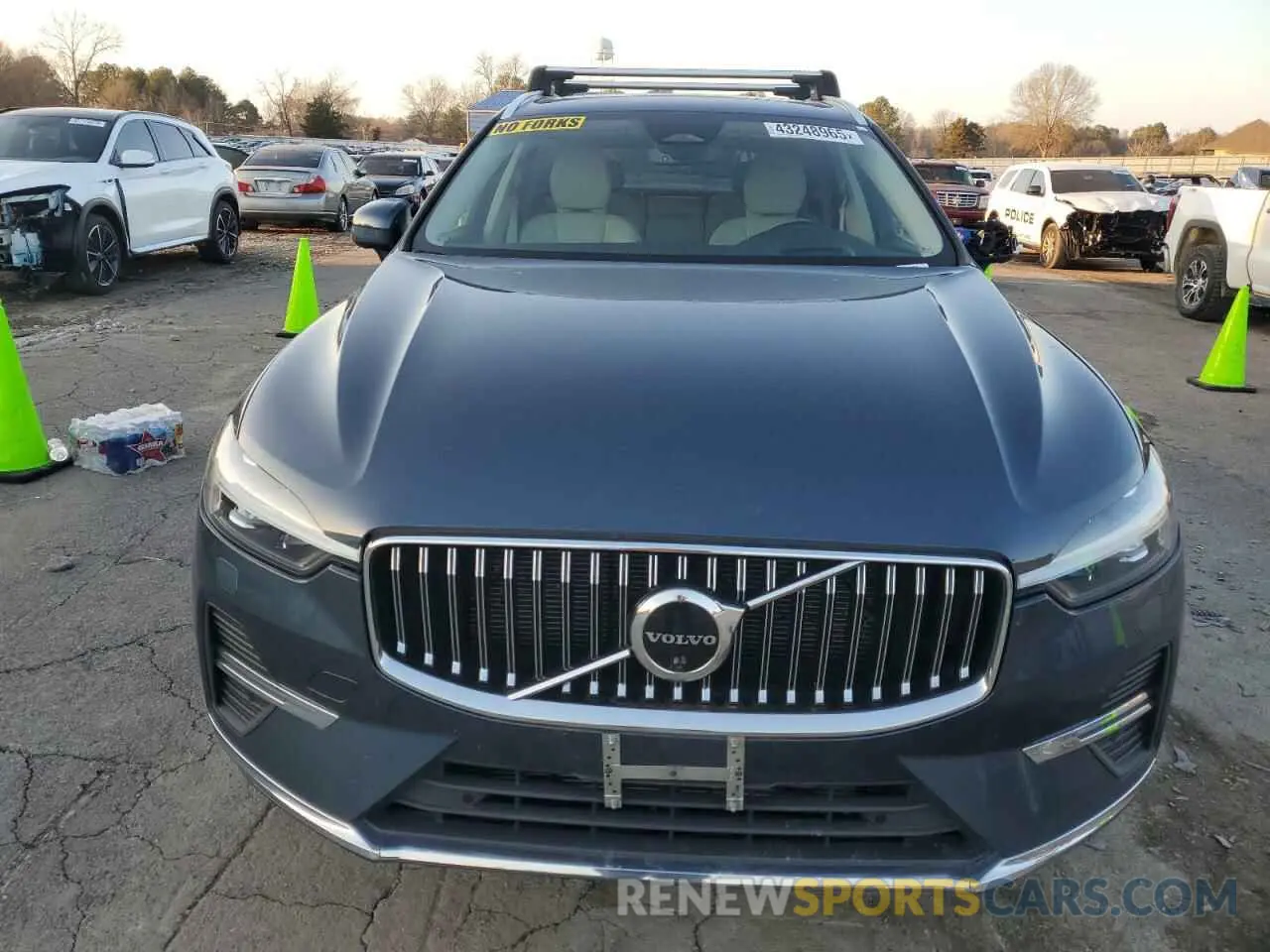 5 fotografías del automóvil dañado YV4L12DL0N1014604 VOLVO XC60 B5 IN 2022