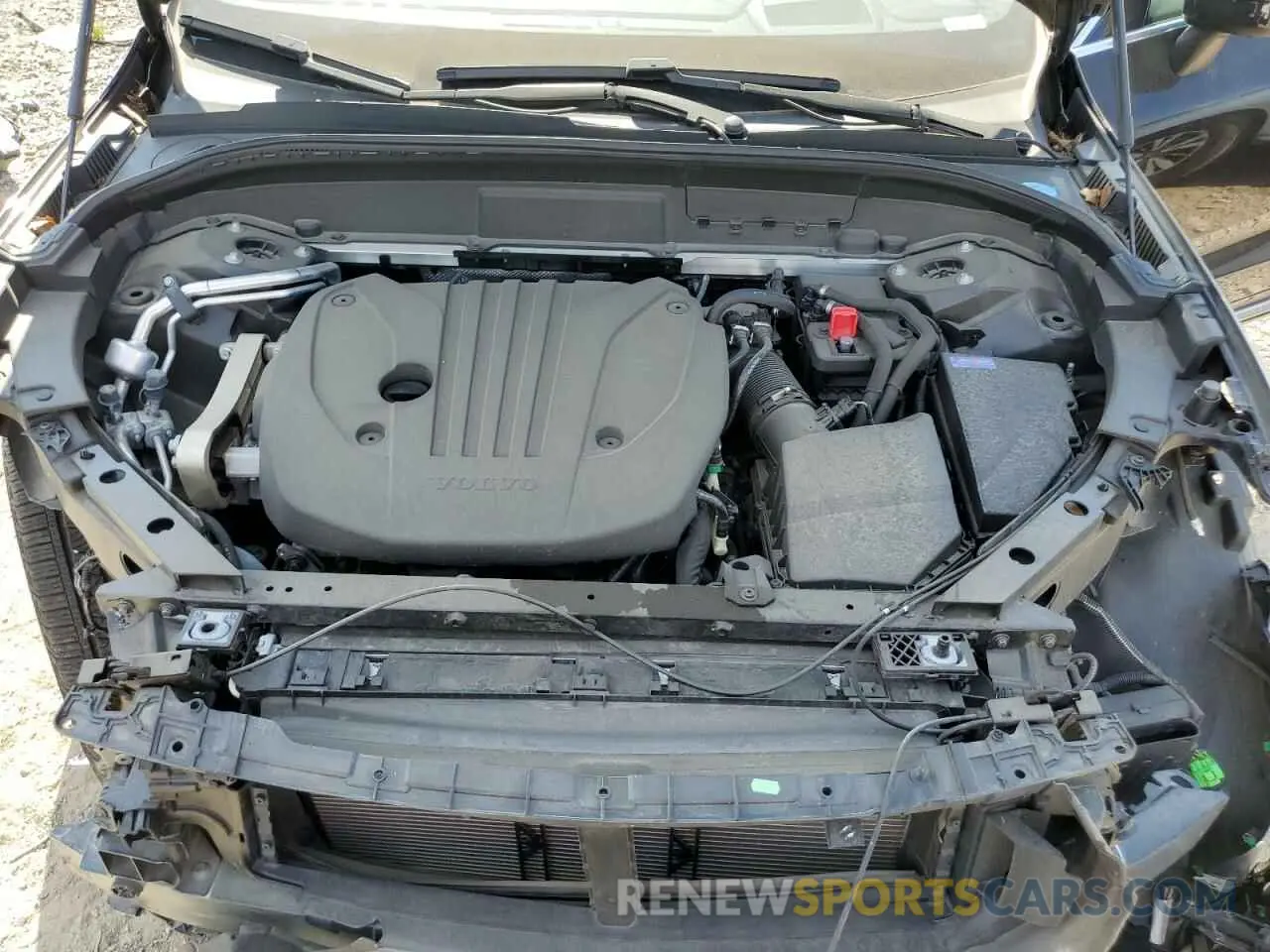 11 fotografías del automóvil dañado YV4L12DL2N1946545 VOLVO XC60 B5 IN 2022