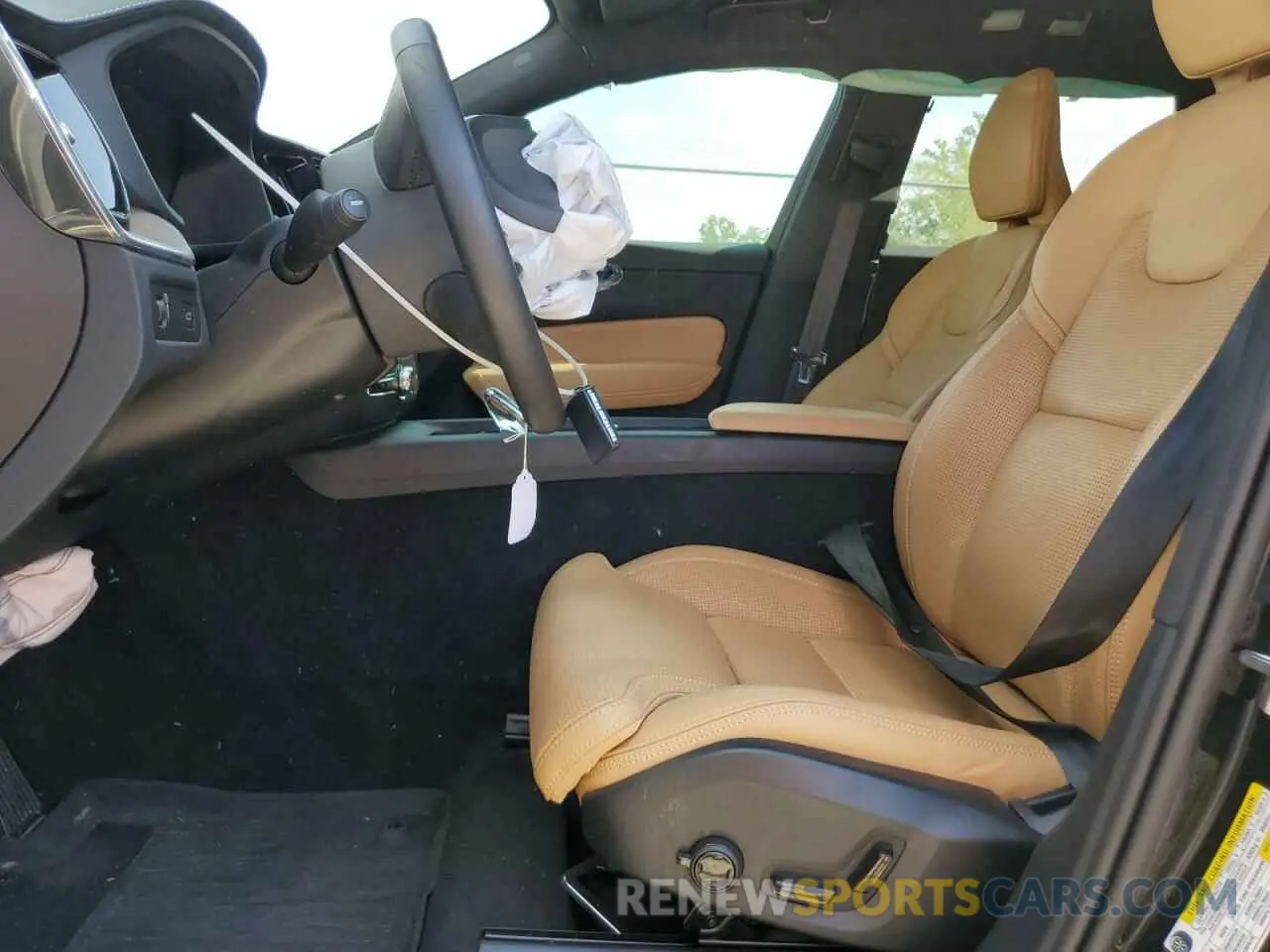 7 fotografías del automóvil dañado YV4L12DL2N1946545 VOLVO XC60 B5 IN 2022