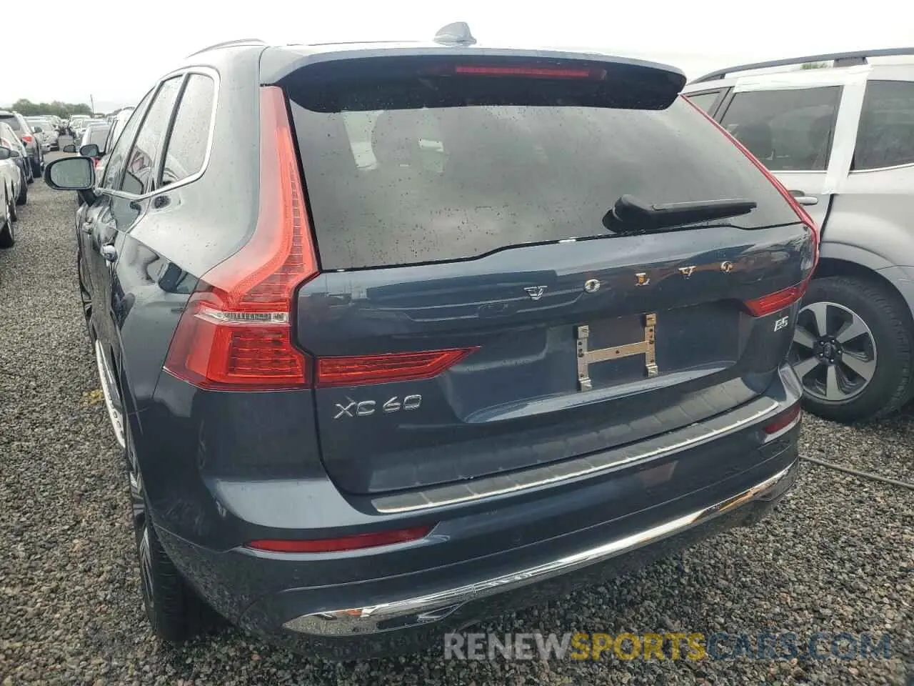 6 fotografías del automóvil dañado YV4L12DL3N1071881 VOLVO XC60 B5 IN 2022