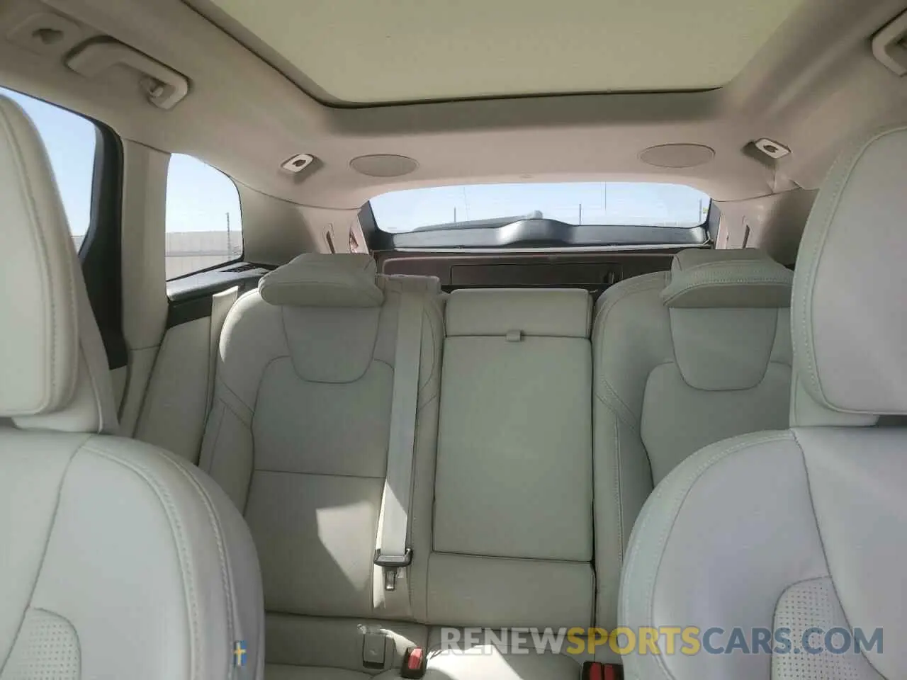 10 fotografías del automóvil dañado YV4L12DL4N1041076 VOLVO XC60 B5 IN 2022