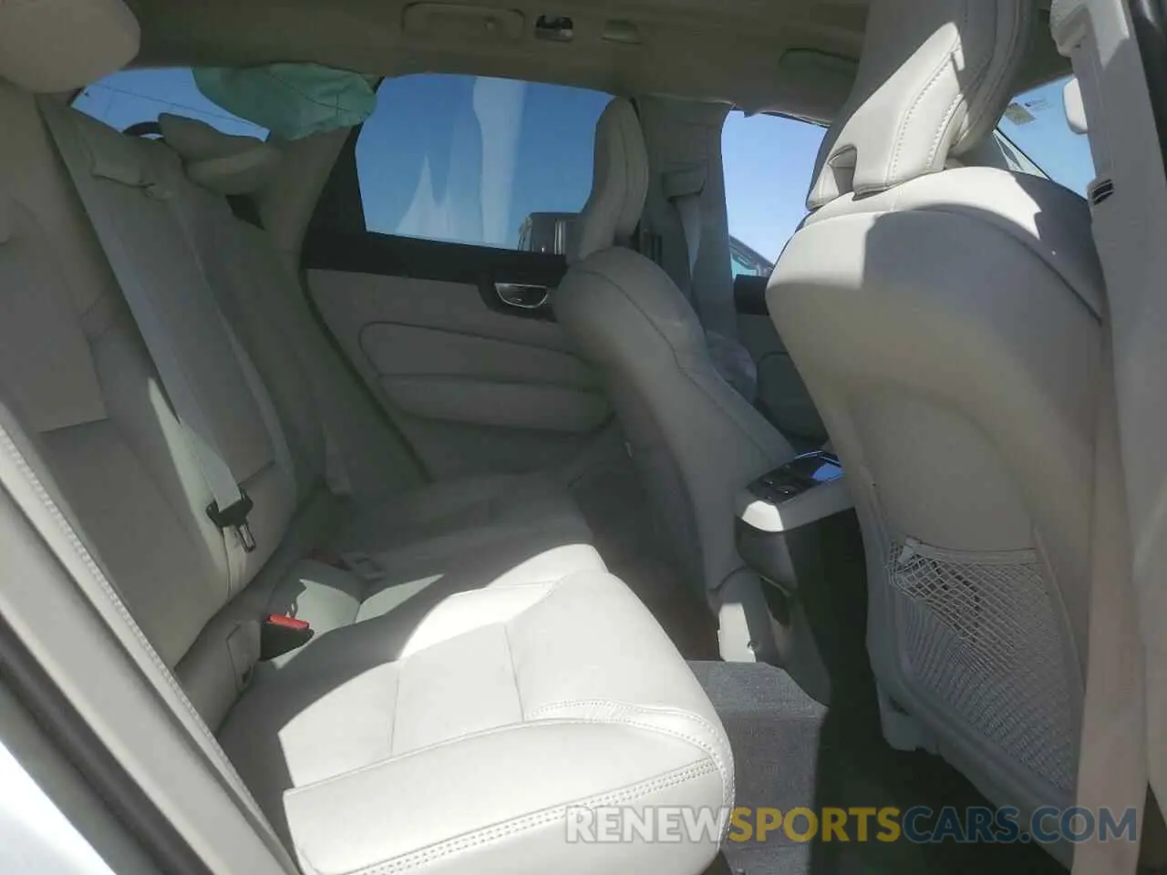 12 fotografías del automóvil dañado YV4L12DL4N1041076 VOLVO XC60 B5 IN 2022