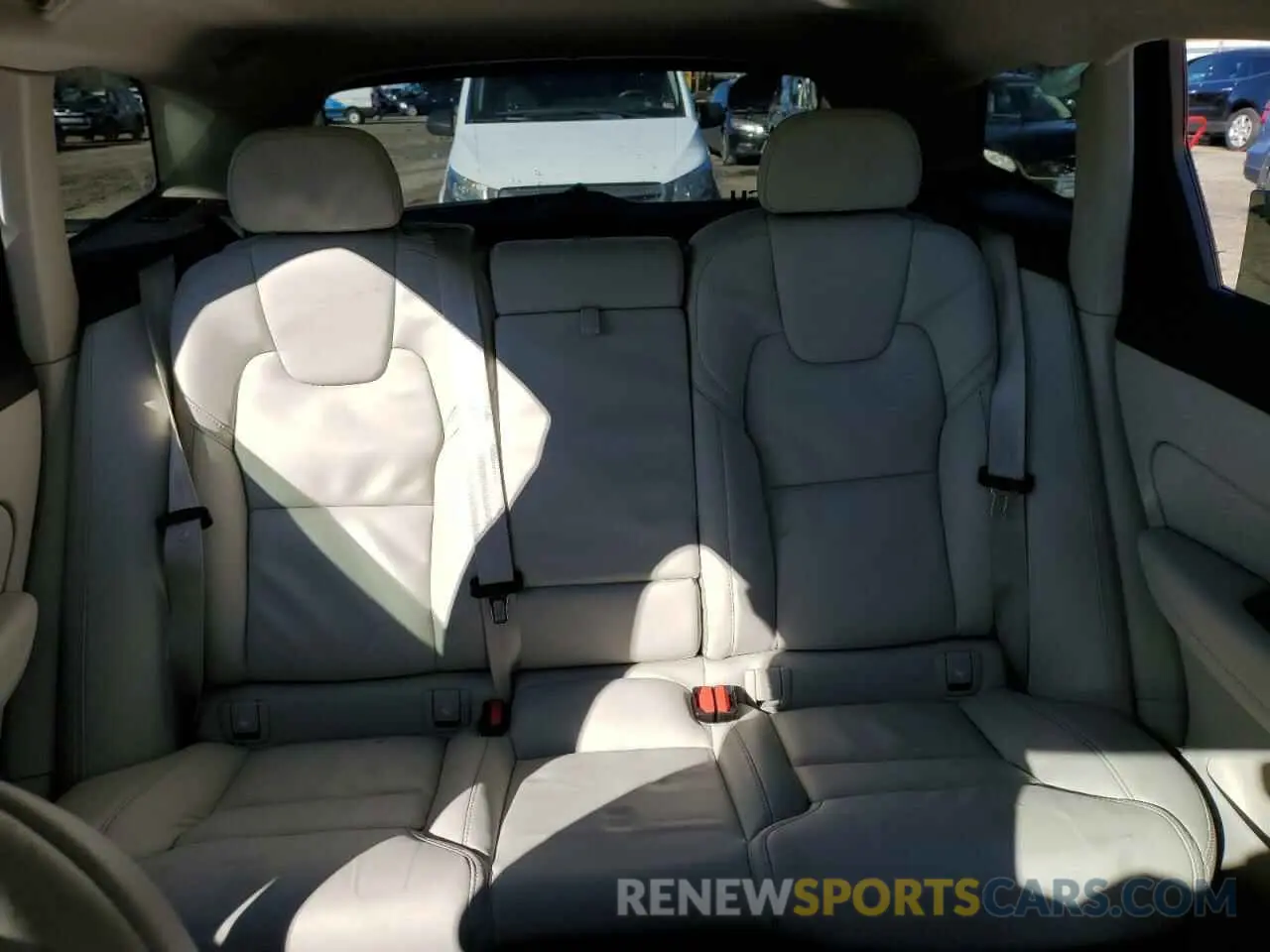 10 fotografías del automóvil dañado YV4L12DL4N1073946 VOLVO XC60 B5 IN 2022